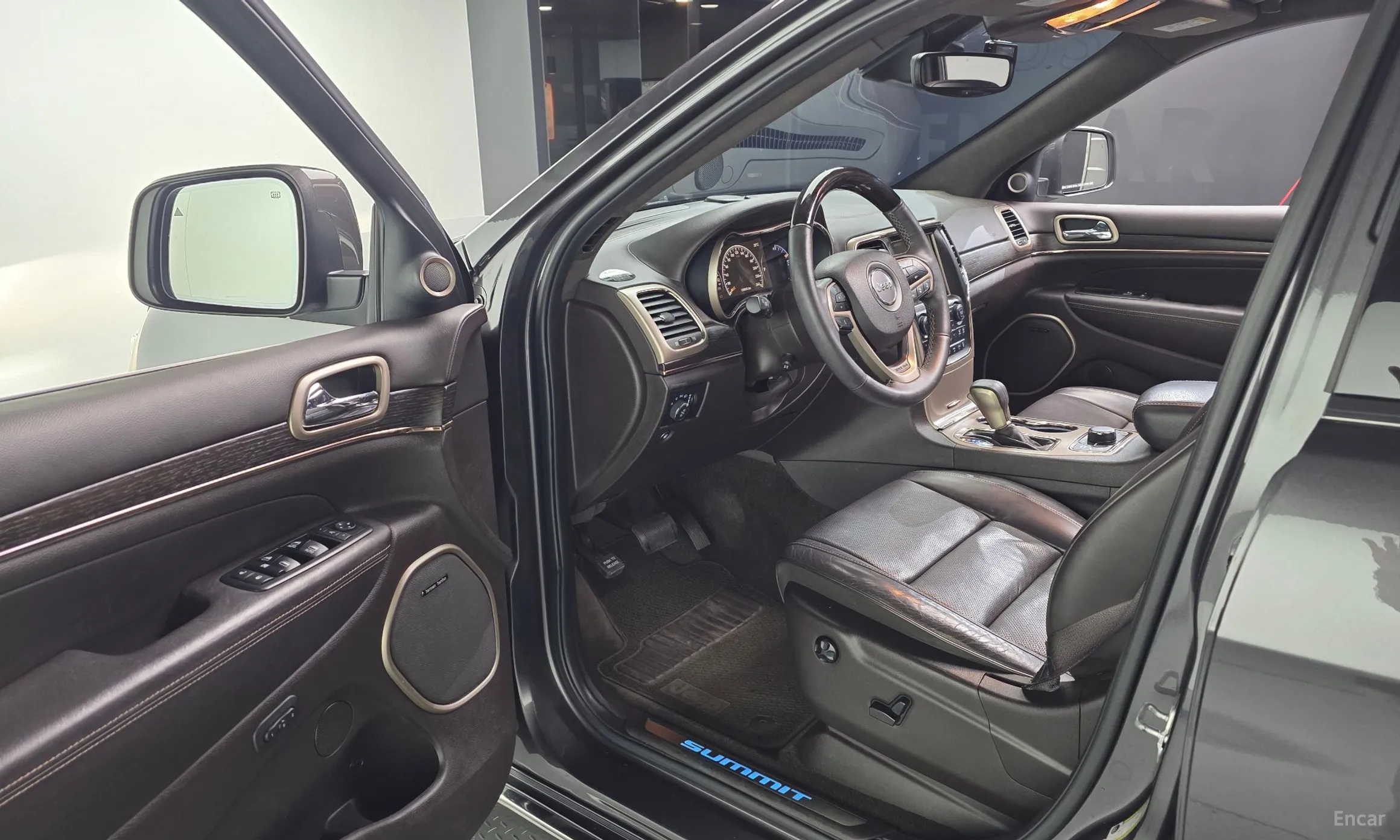 Jeep Grand Cherokee превью 10