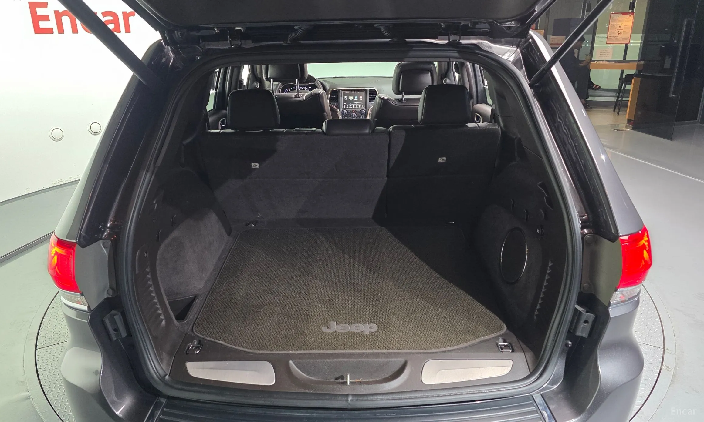 Jeep Grand Cherokee превью 20