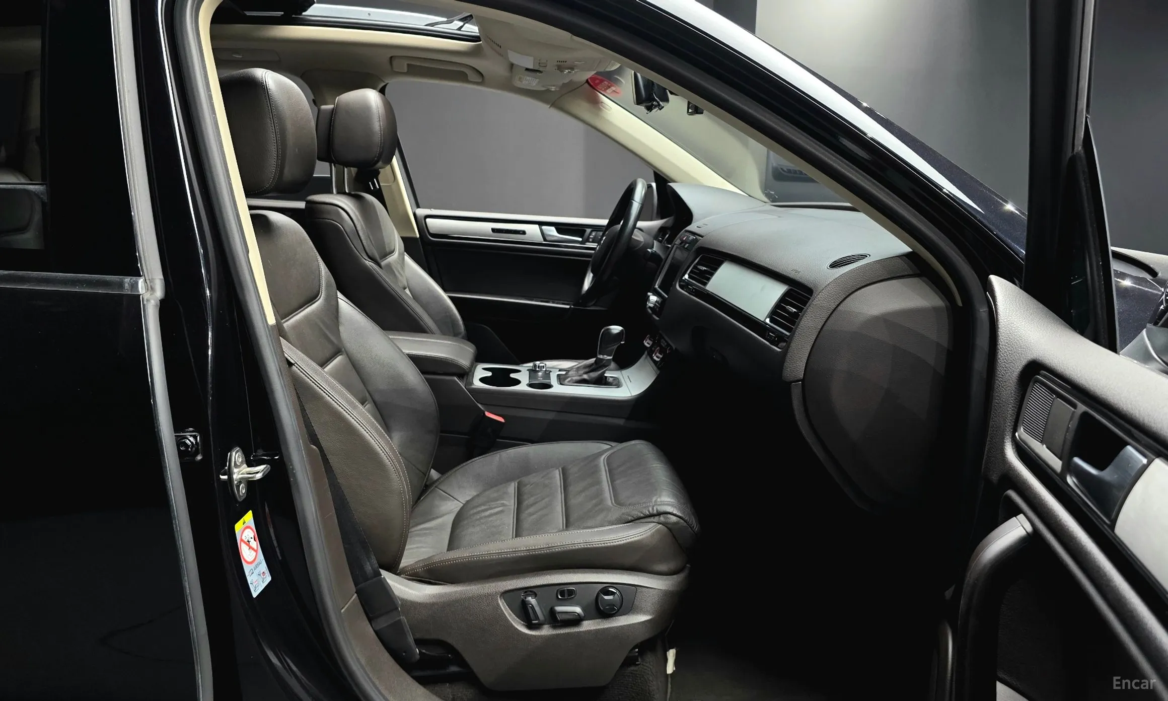 Volkswagen New Touareg превью 10