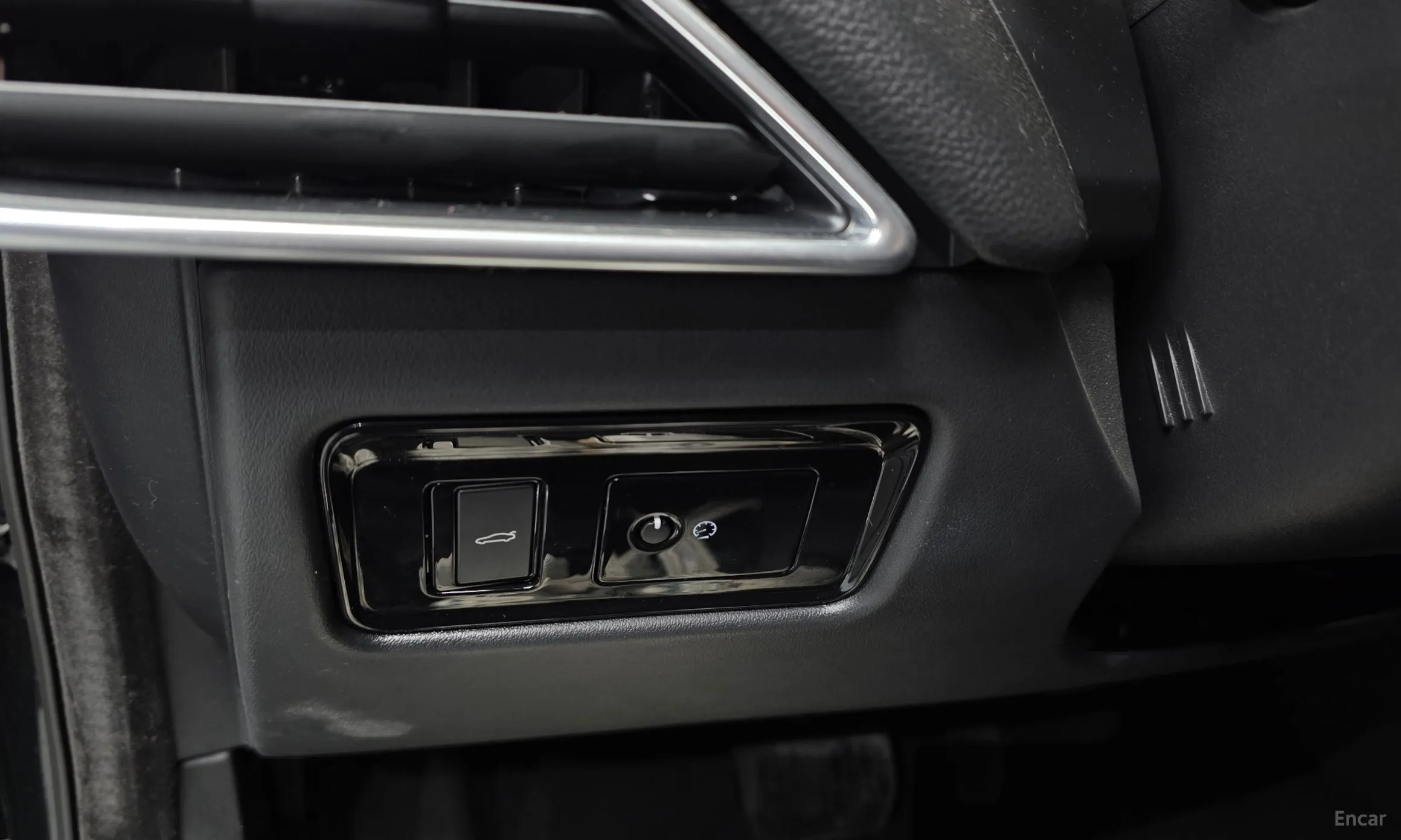 Jaguar XE превью 17