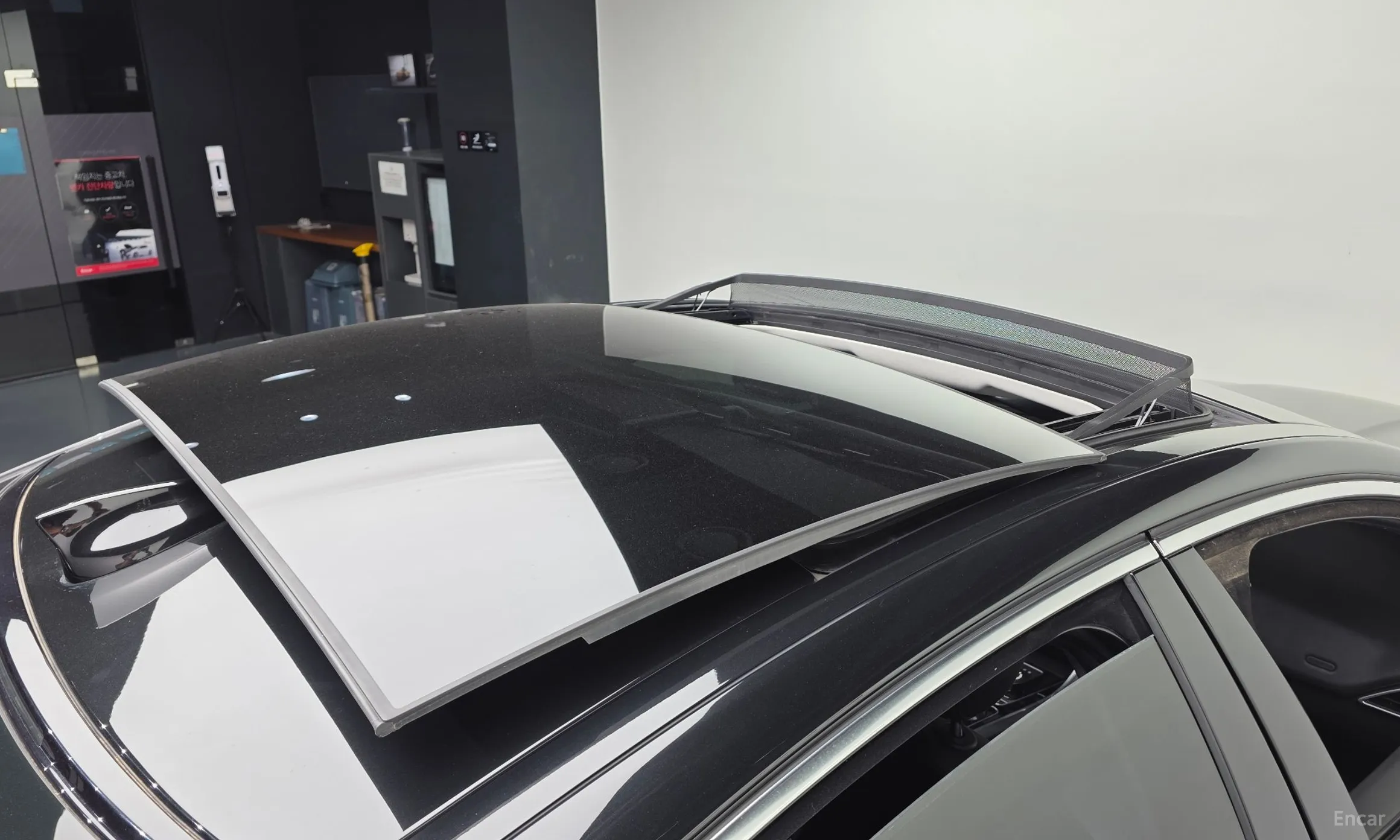 Jaguar XE превью 19