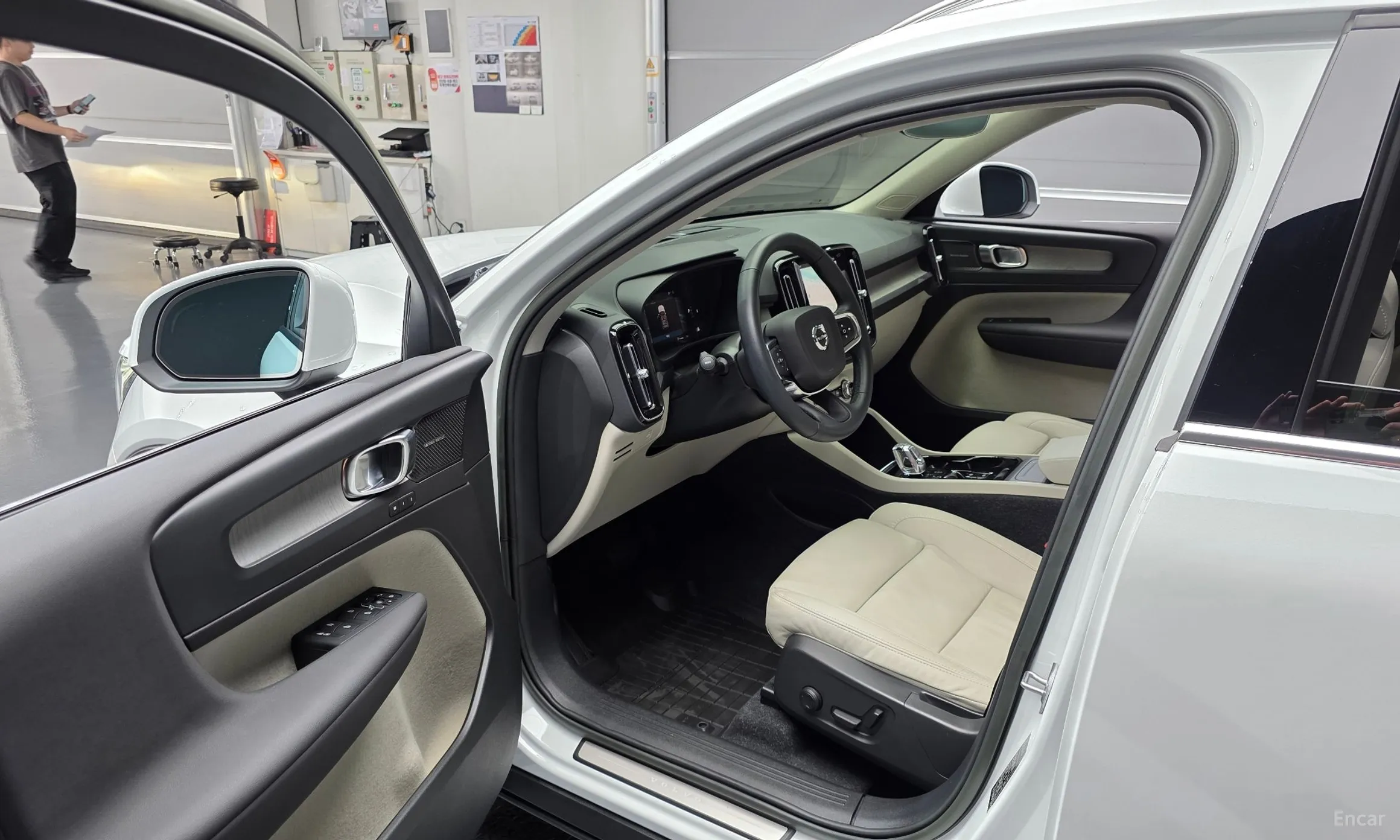 Volvo XC40 превью 10