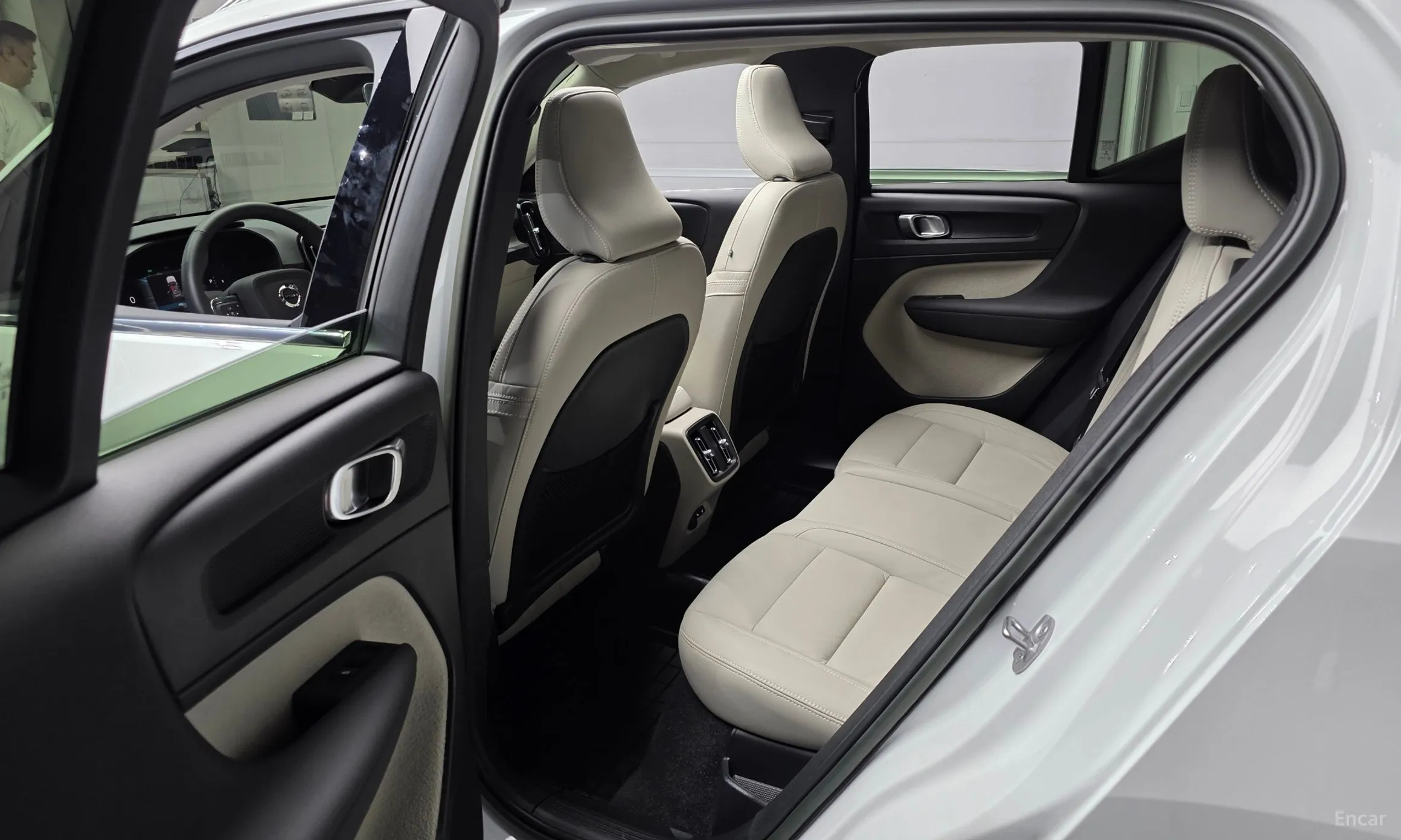 Volvo XC40 превью 11