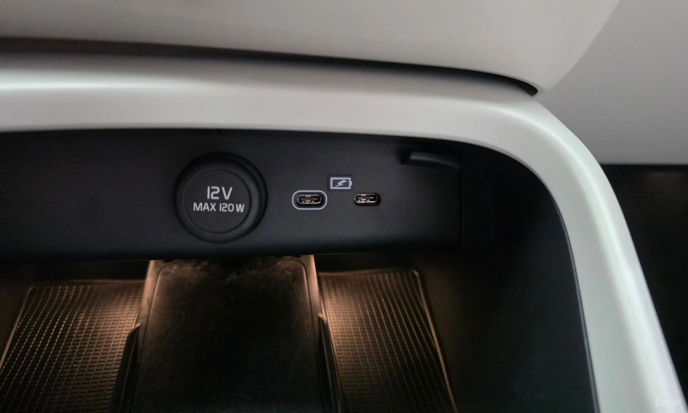 Volvo XC40 превью 12