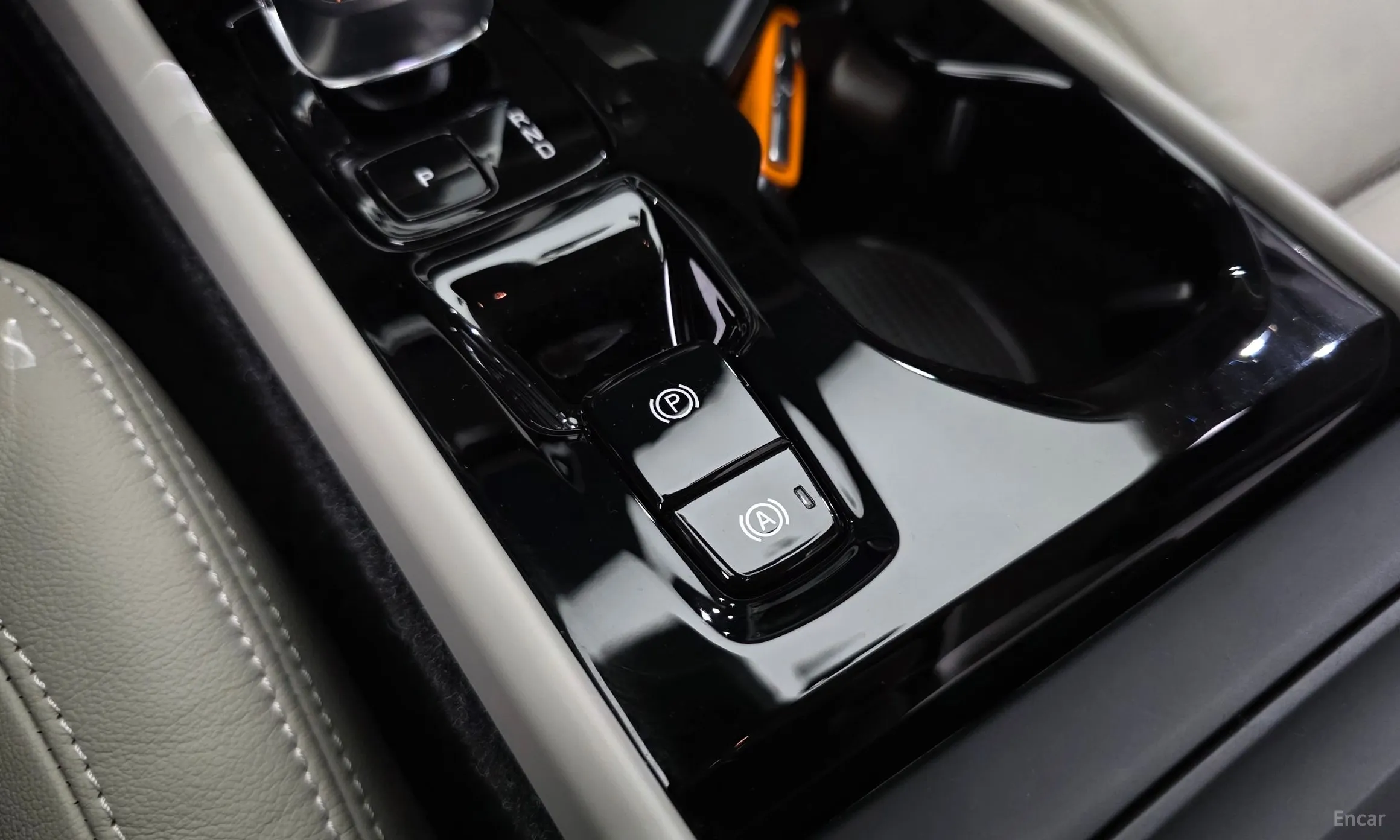 Volvo XC40 превью 20