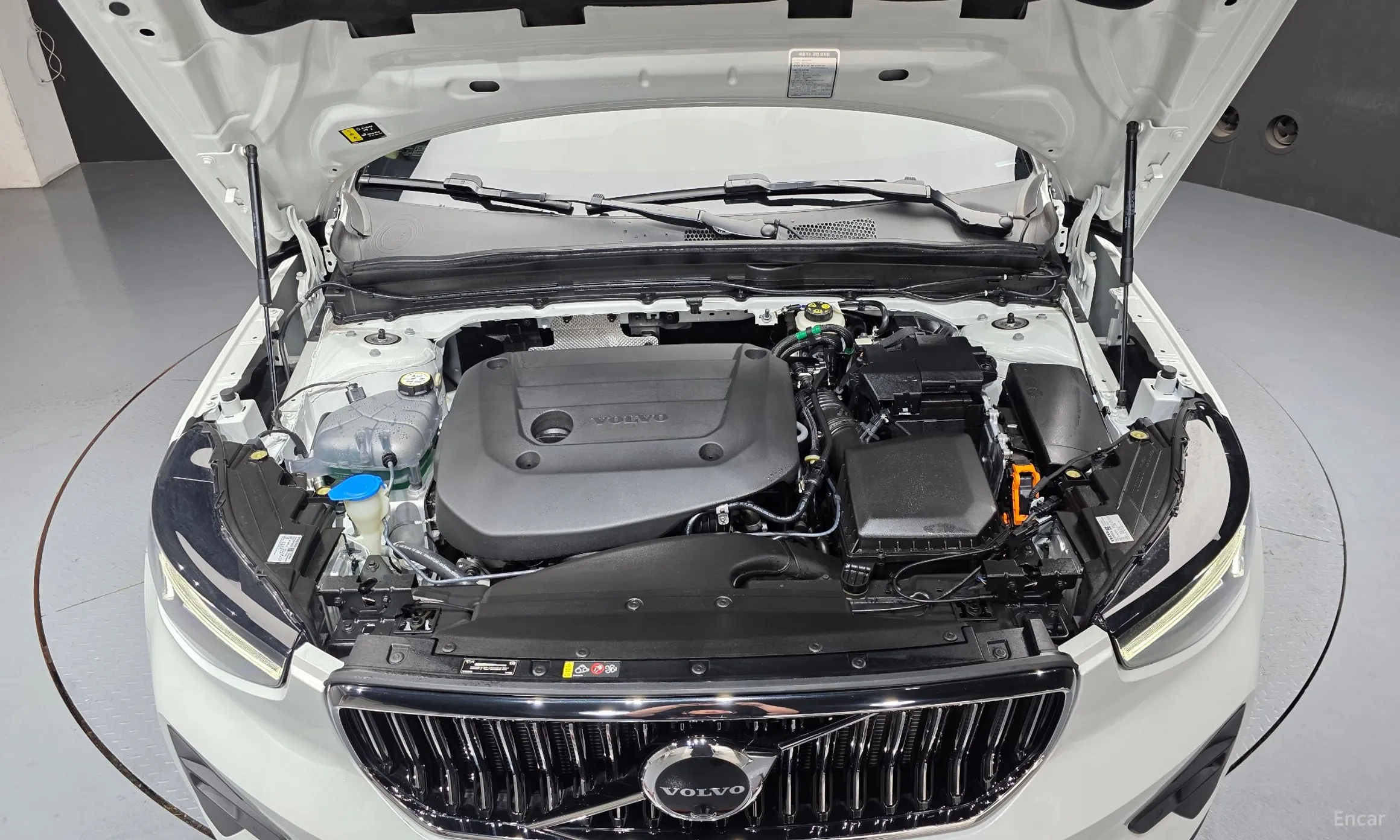 Volvo XC40 превью 6
