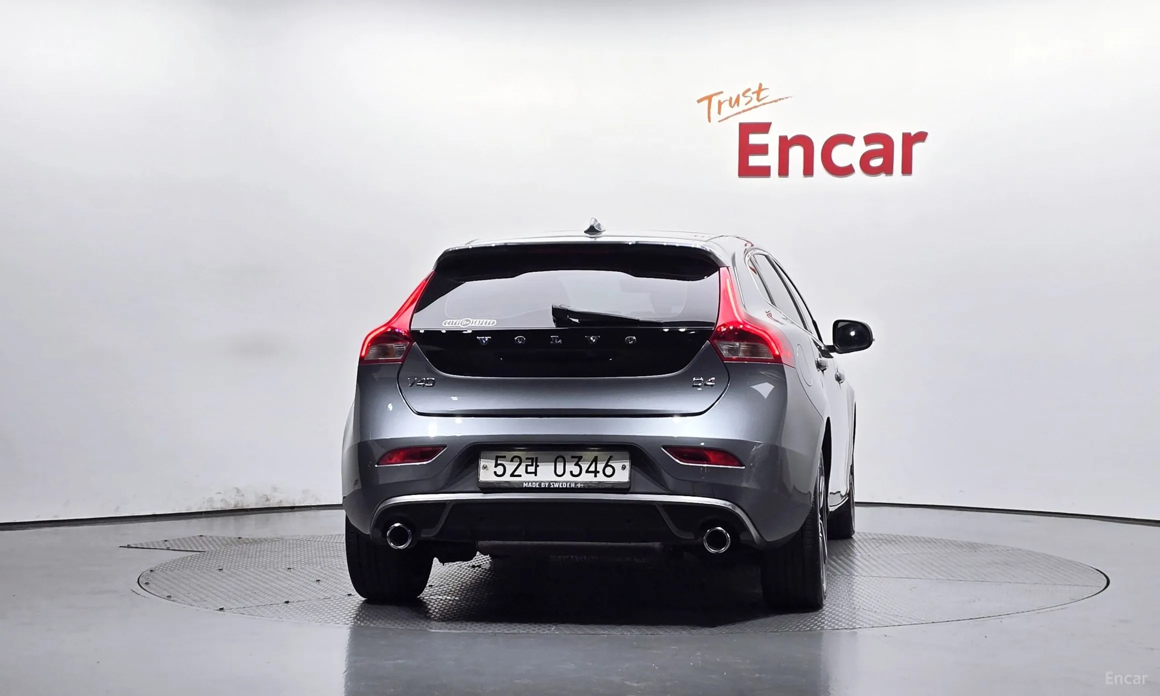 Volvo V40 превью 4