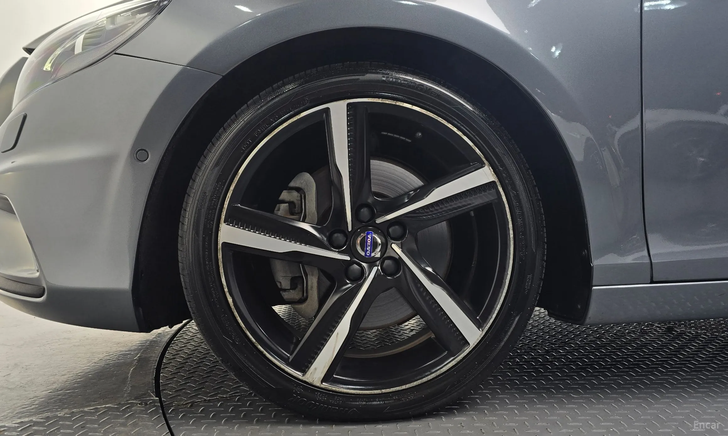 Volvo V40 превью 5