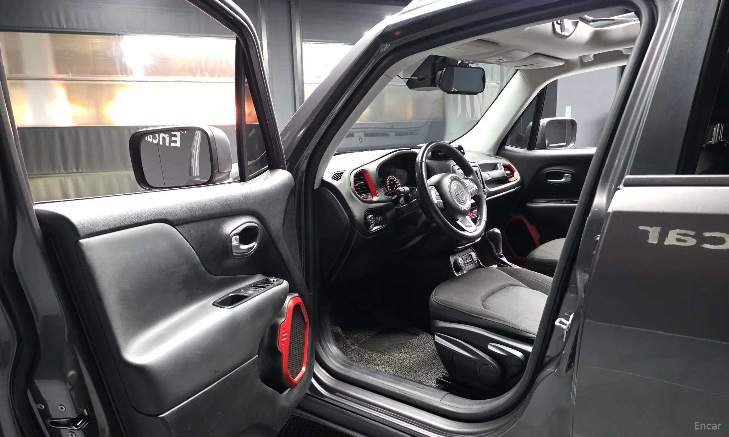 Jeep Renegade превью 10