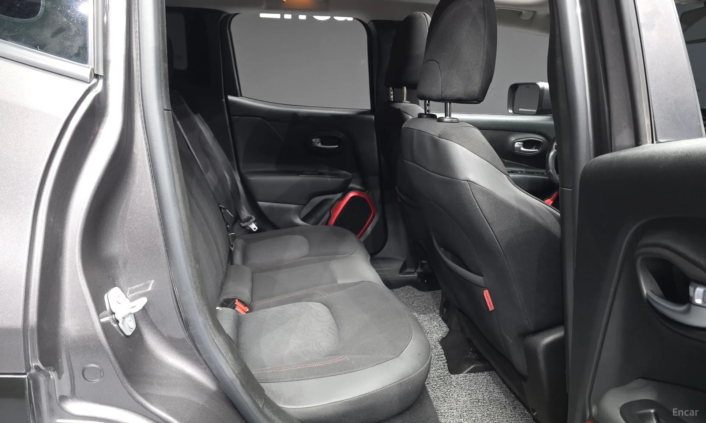 Jeep Renegade превью 12