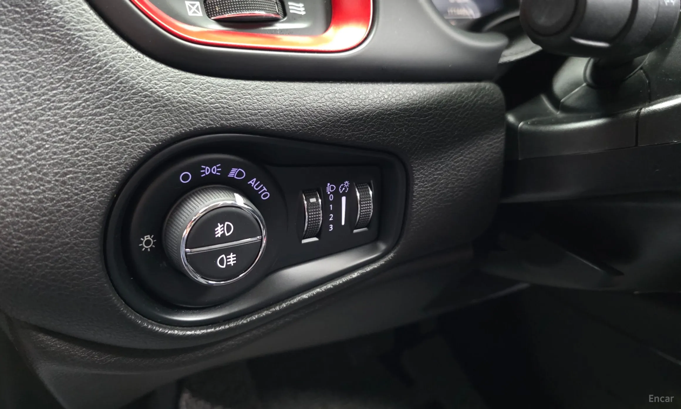 Jeep Renegade превью 14