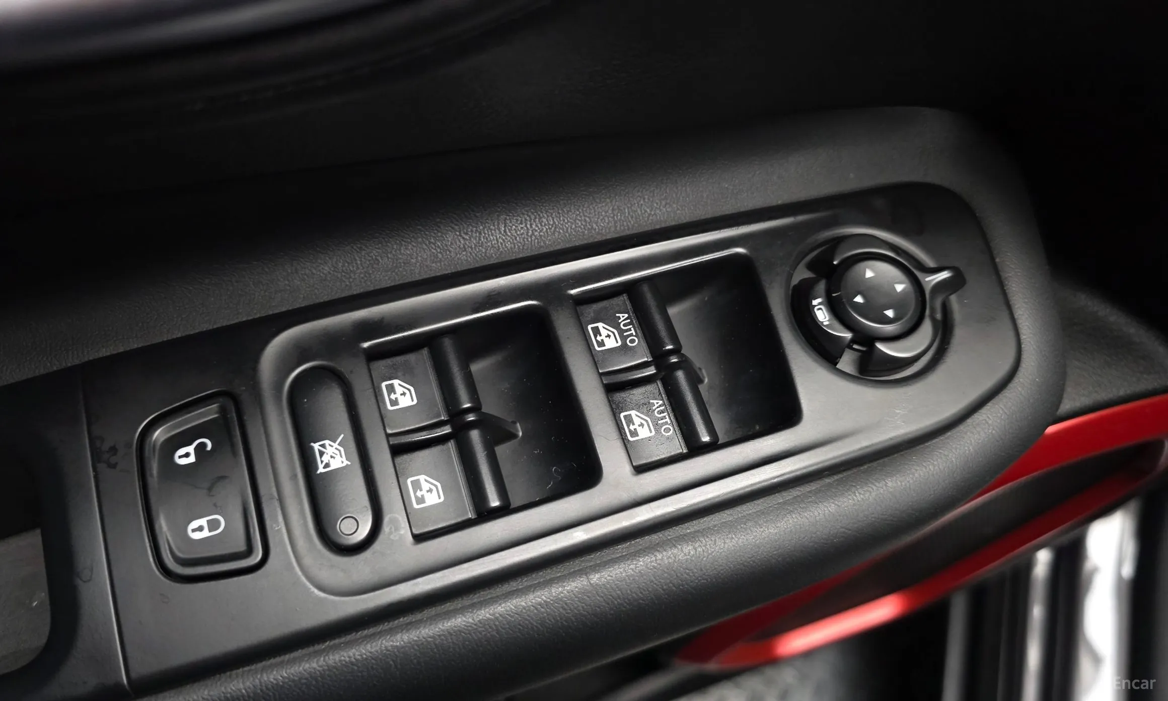 Jeep Renegade превью 15