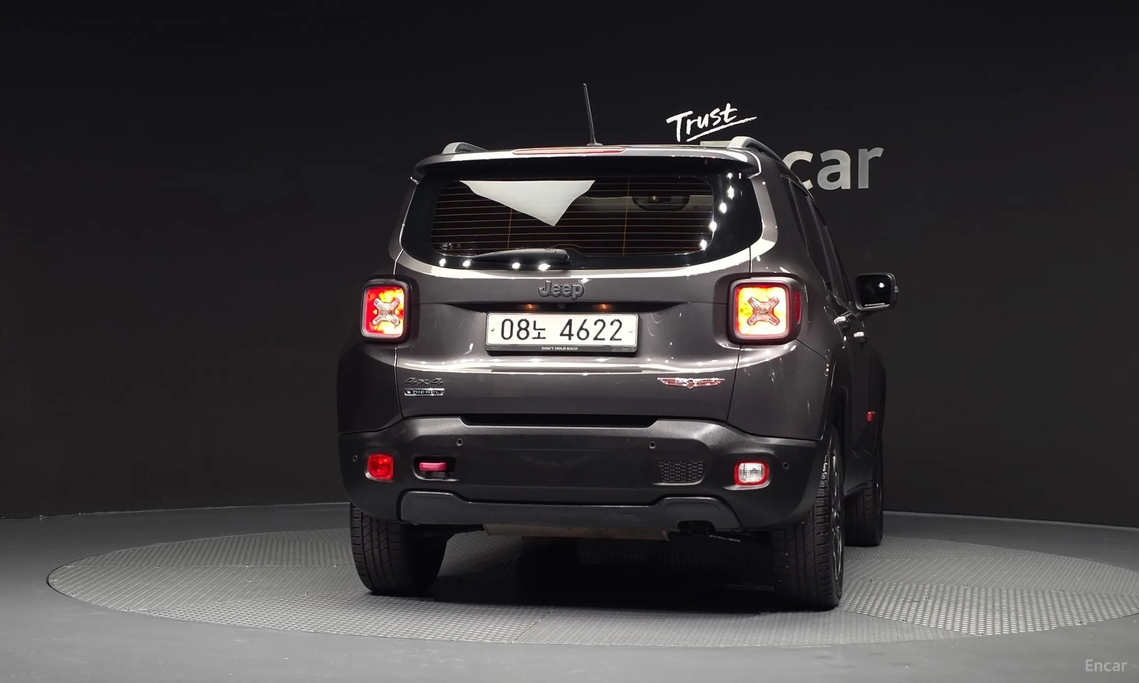Jeep Renegade превью 4