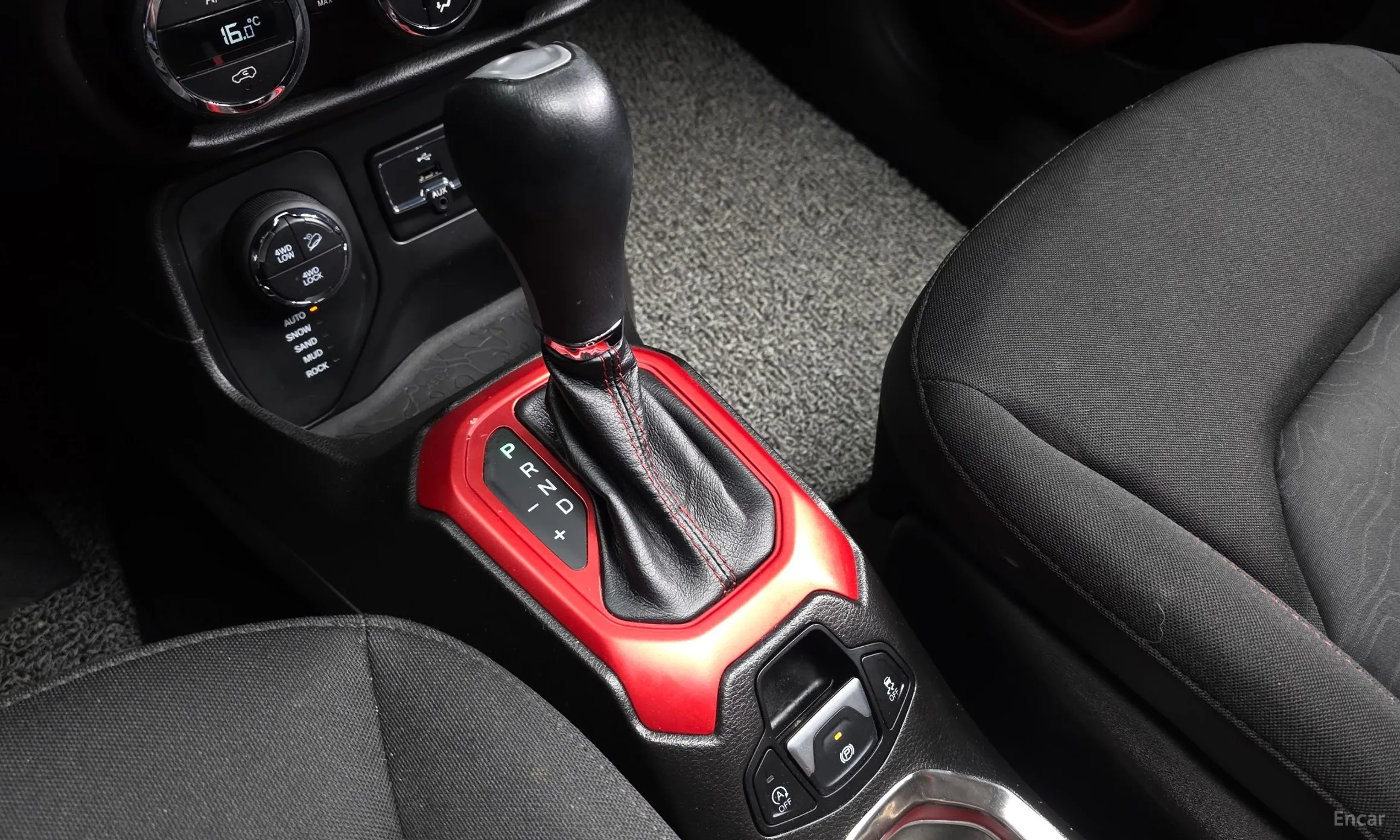 Jeep Renegade превью 9