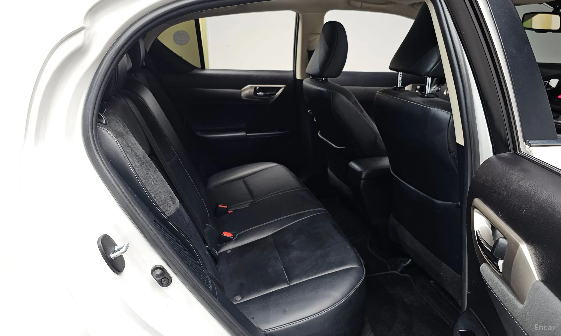 Lexus CT200h превью 12