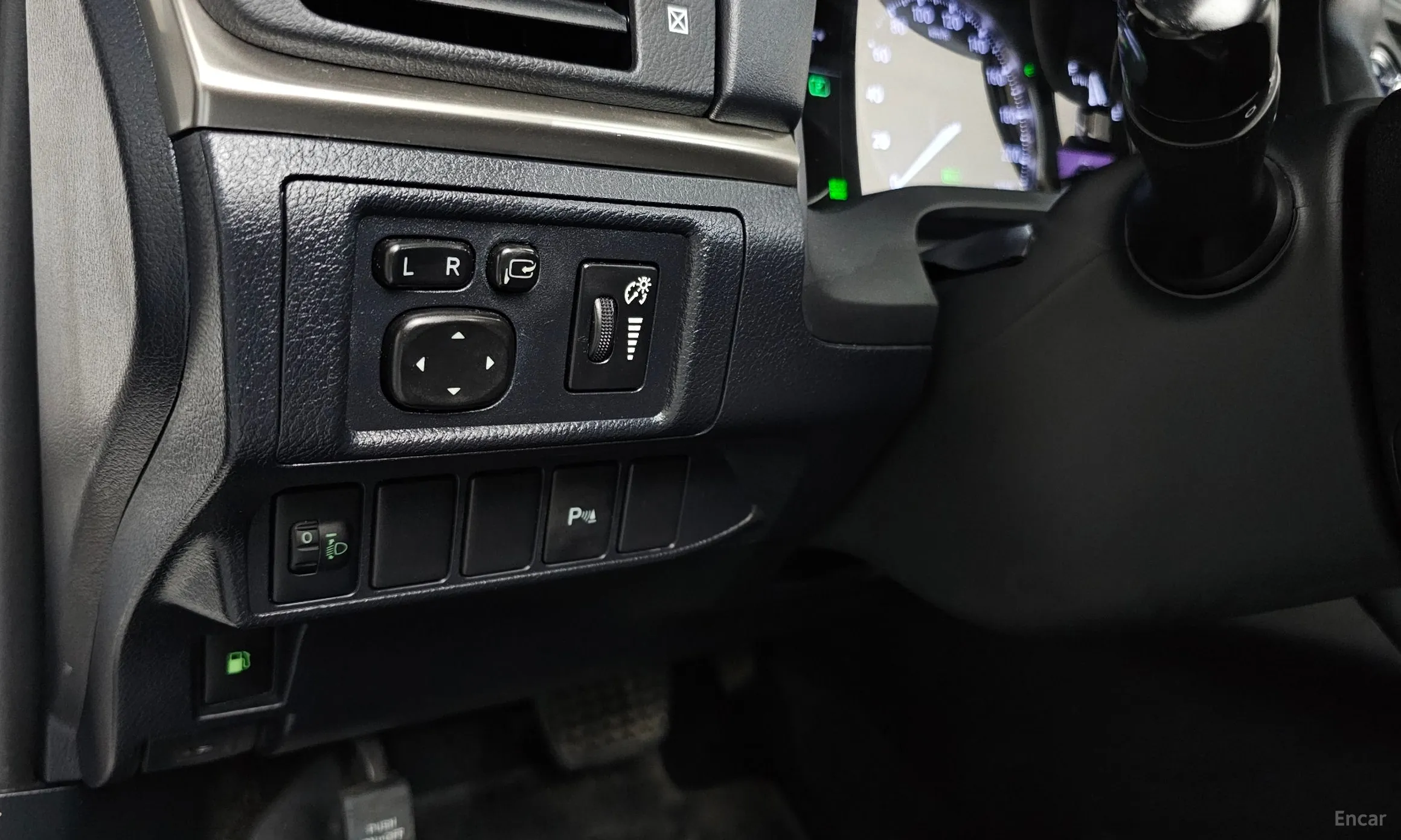 Lexus CT200h превью 19