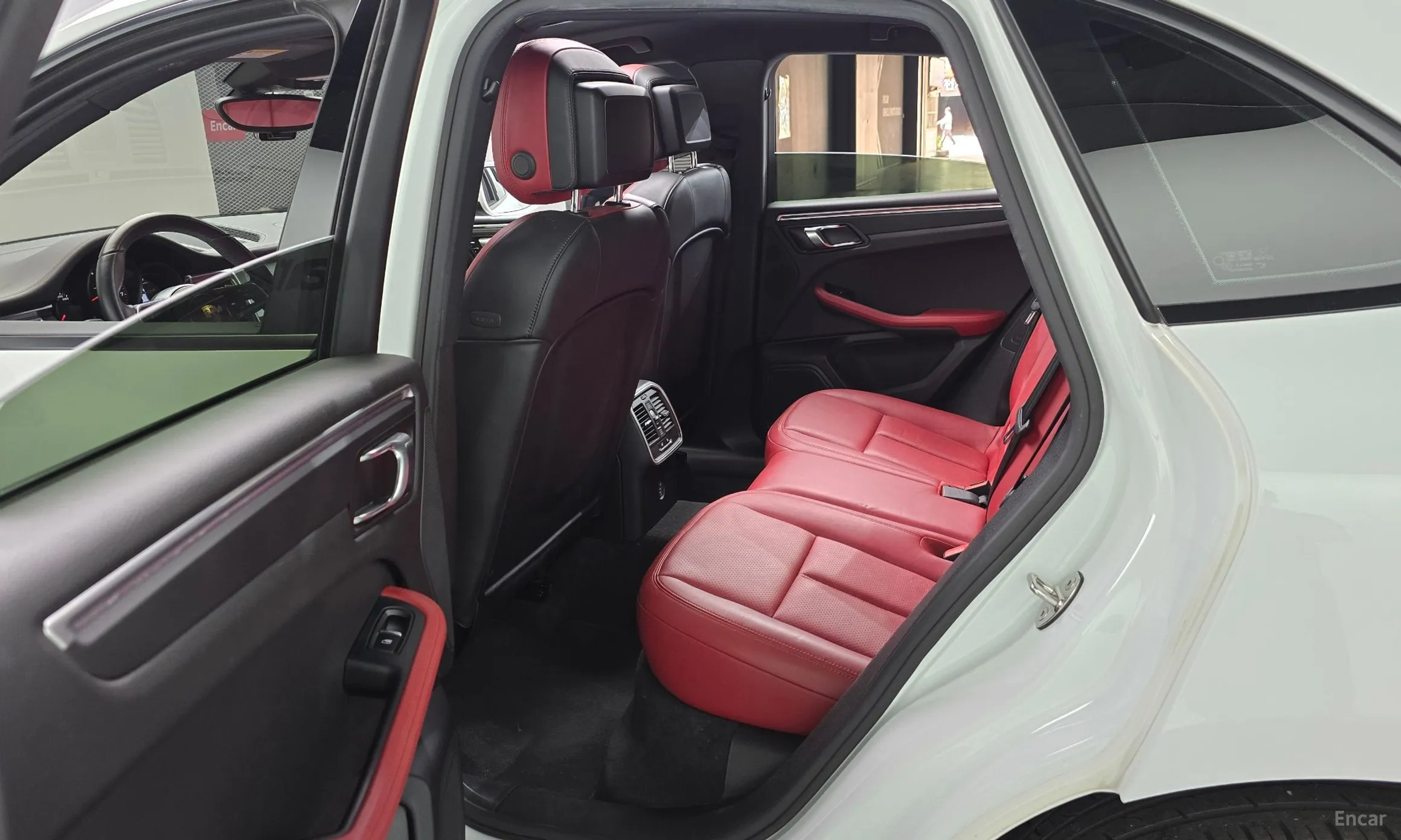 Porsche Macan превью 11