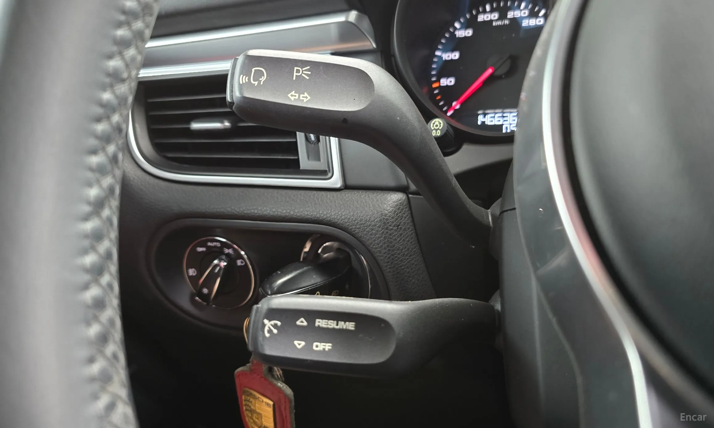 Porsche Macan превью 20