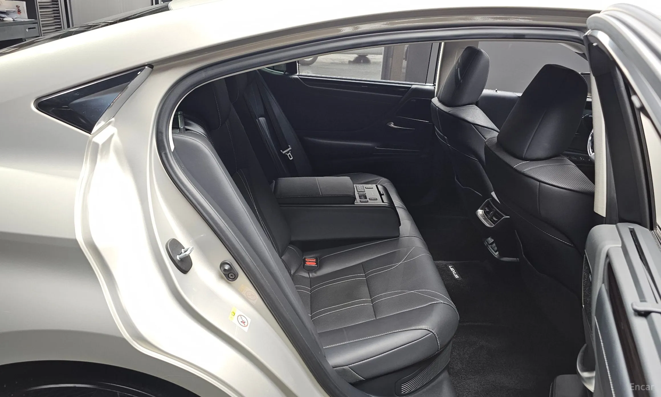 Lexus ES300h 7th Generation превью 11