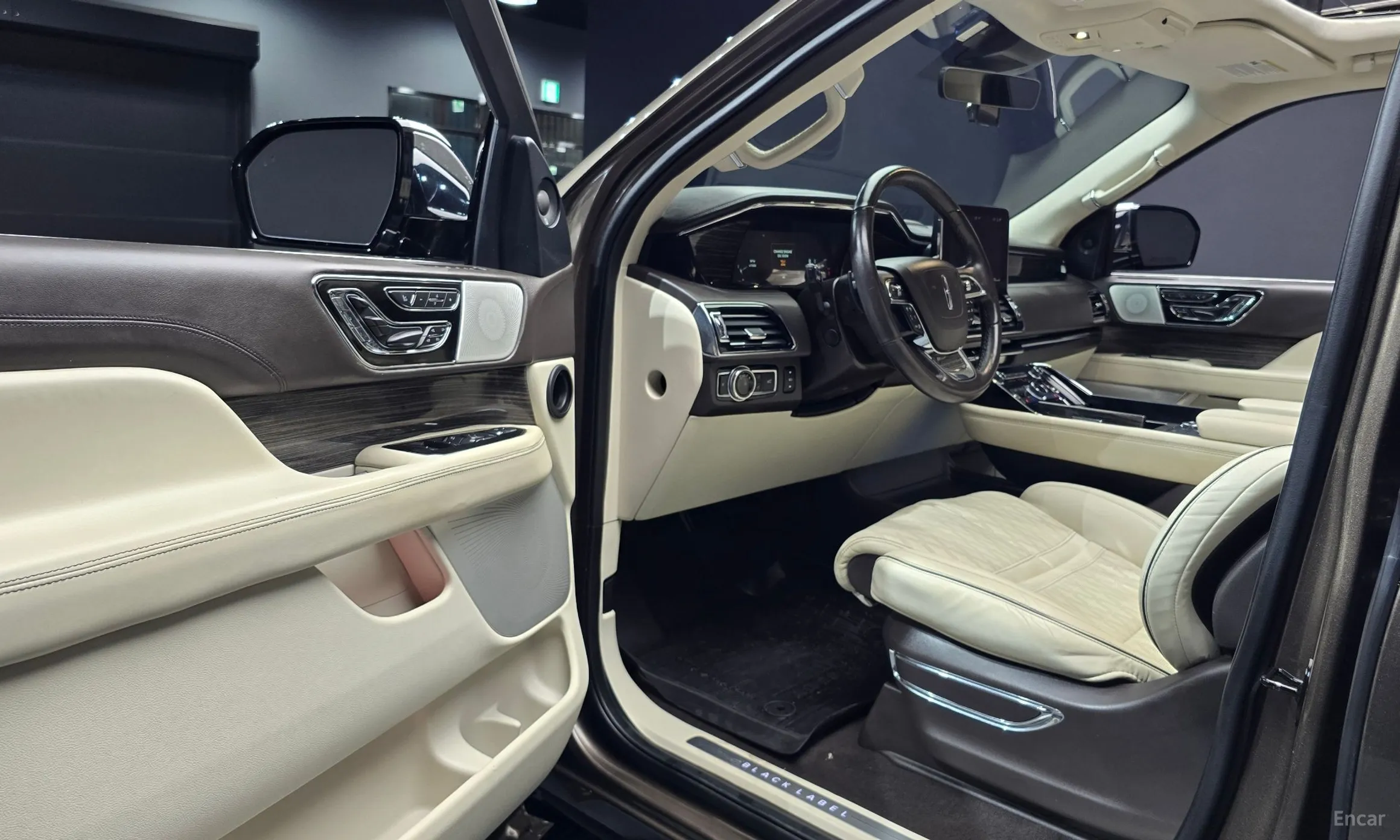 Lincoln Navigator 4th generation превью 10