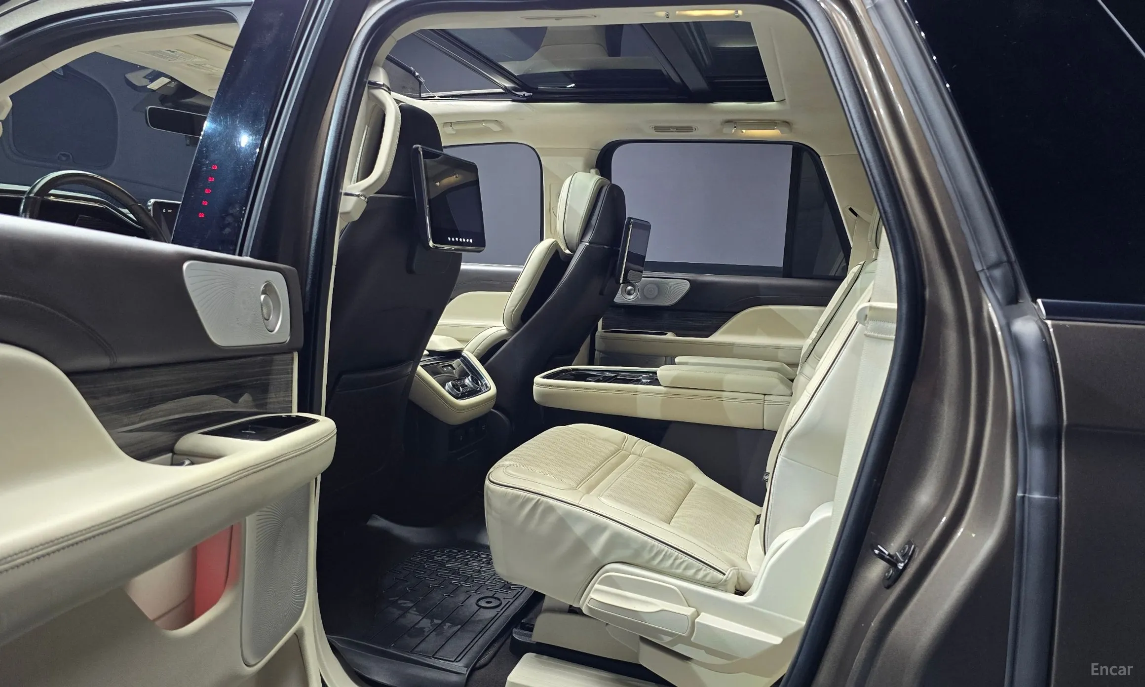 Lincoln Navigator 4th generation превью 12