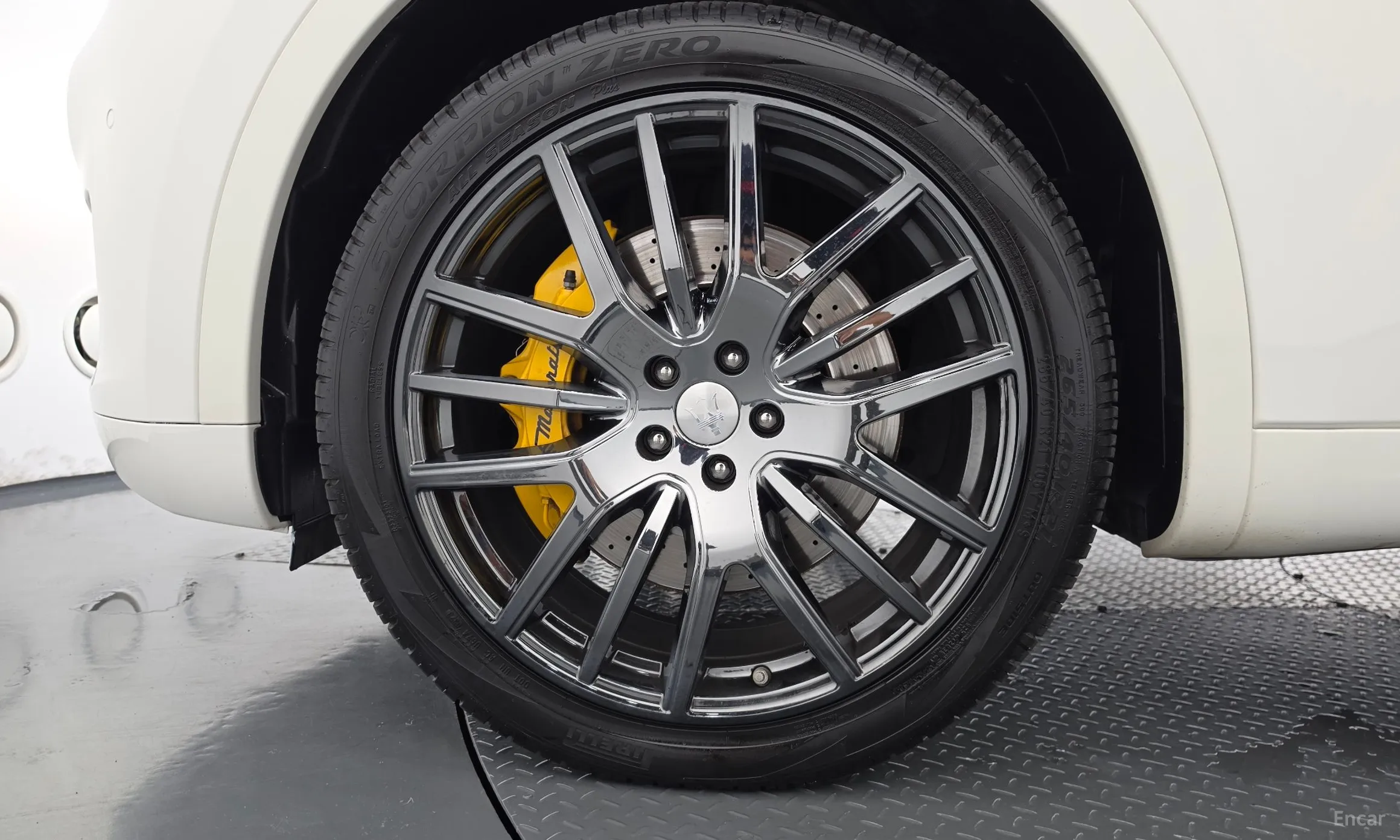 Maserati Levante превью 5
