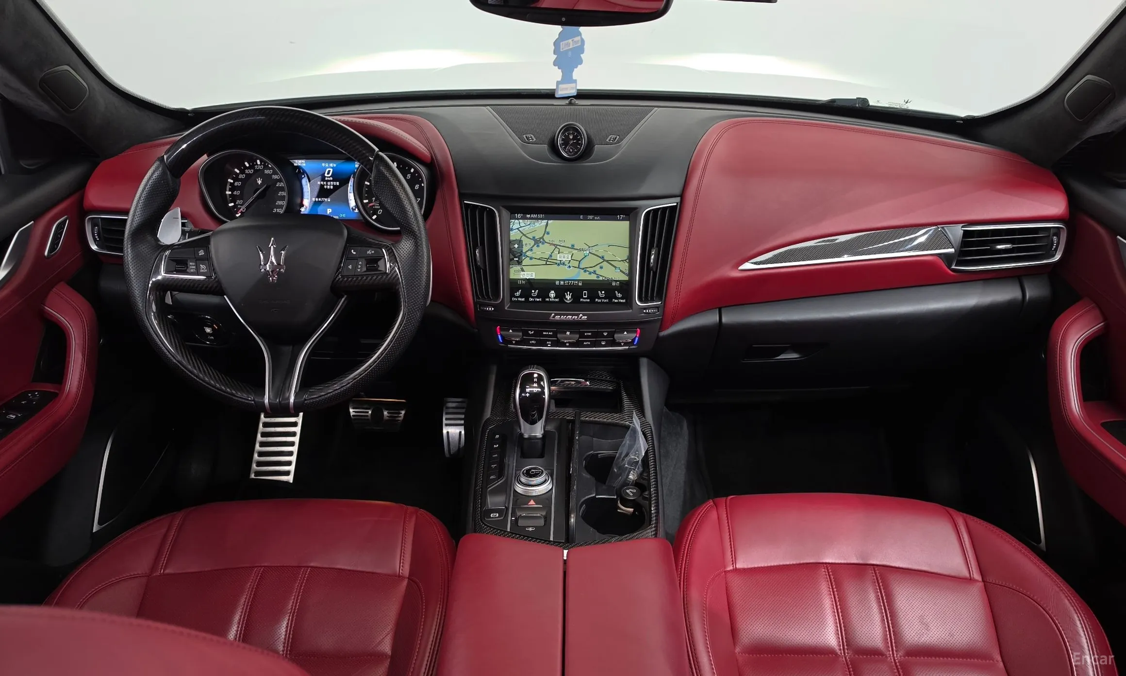 Maserati Levante превью 7