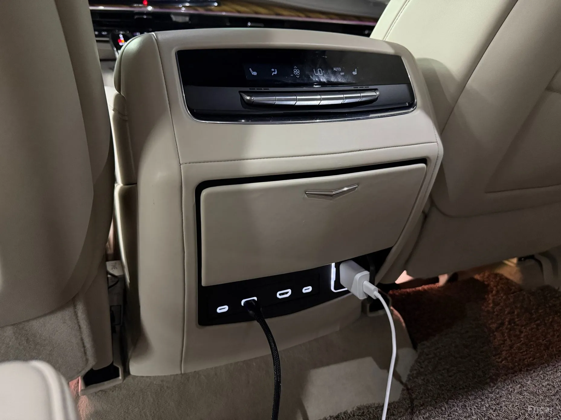 Cadillac Escalade 5th Generation превью 17