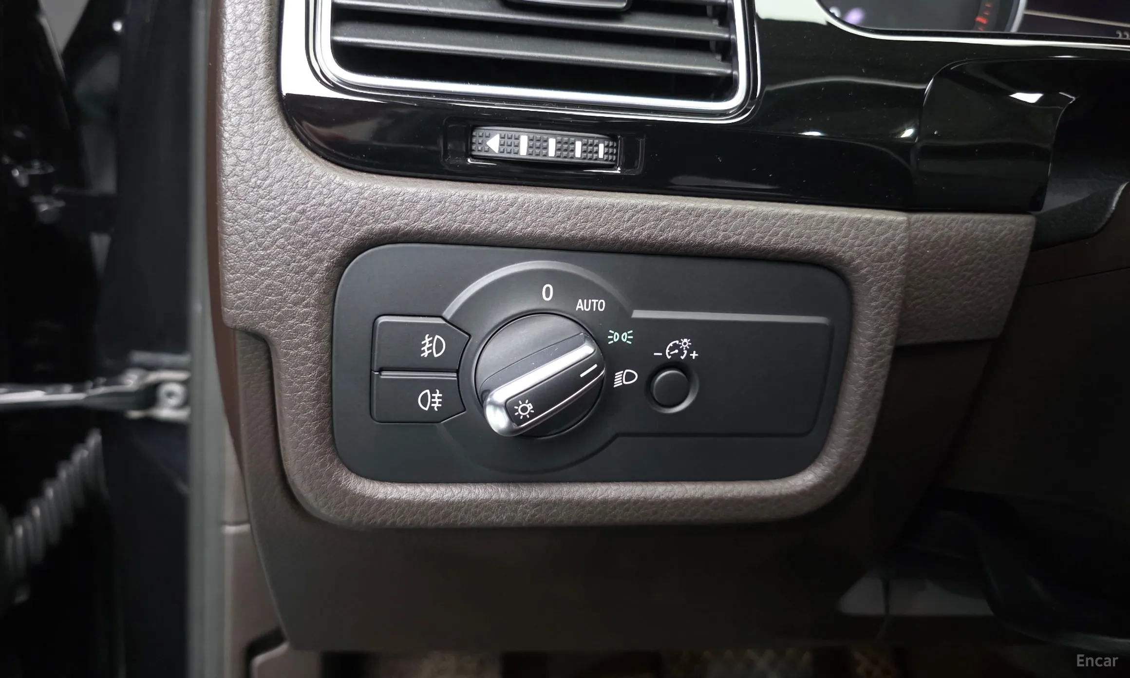 Volkswagen New Touareg превью 20