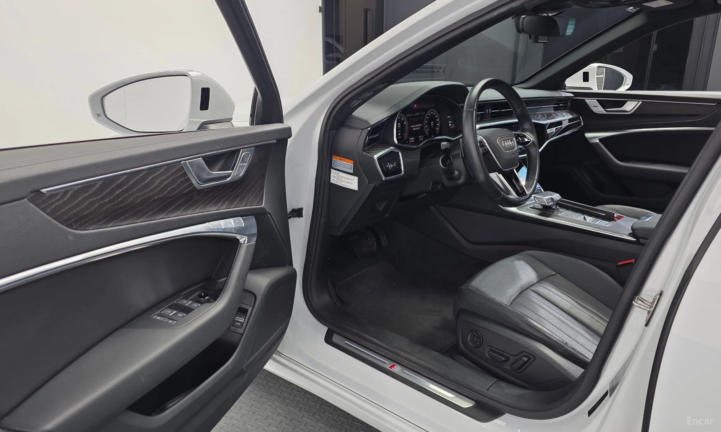 Audi A6 (C8) превью 10