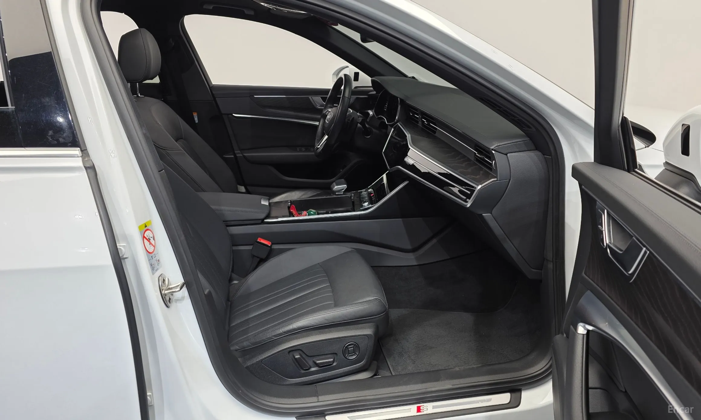 Audi A6 (C8) превью 11