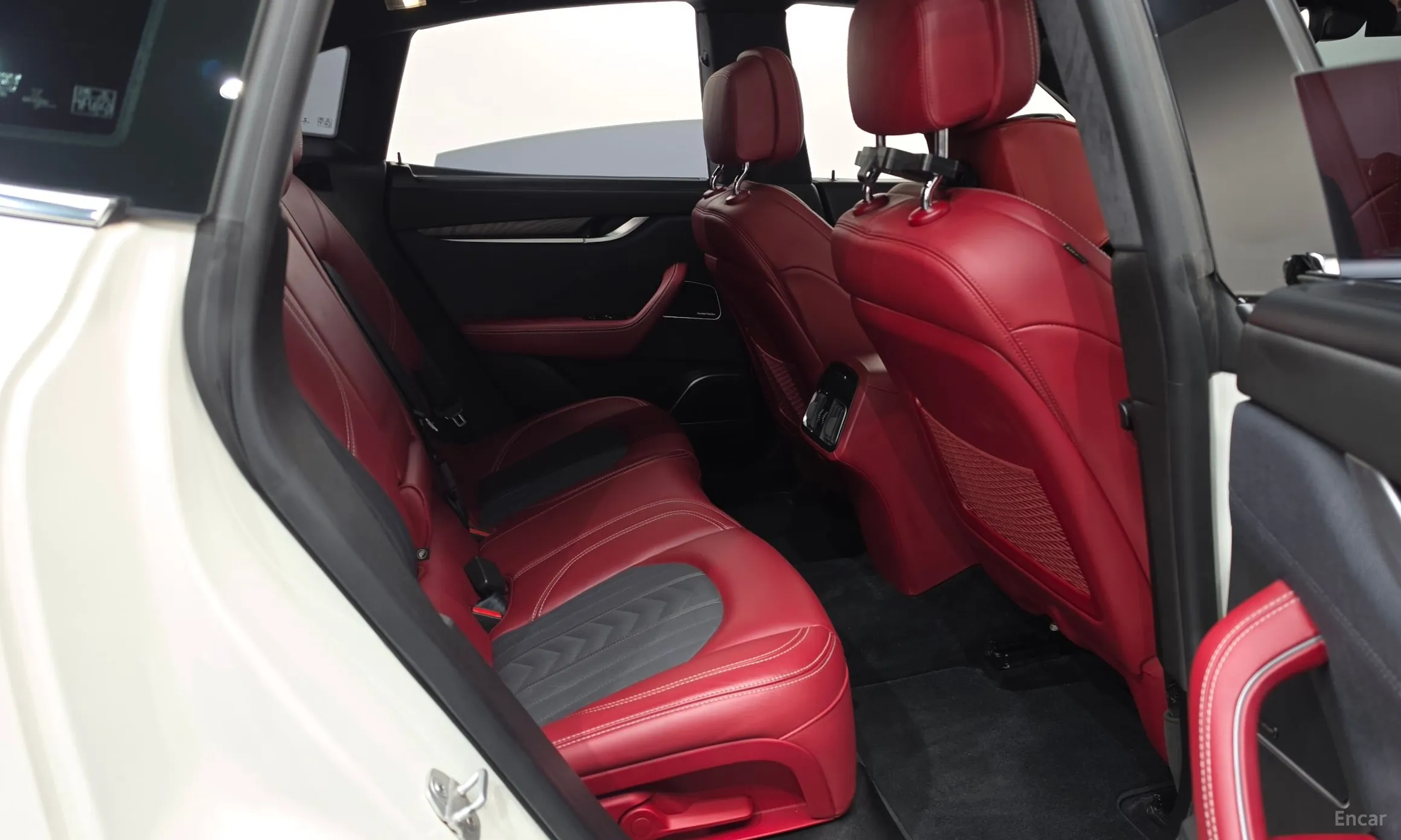 Maserati Levante превью 12