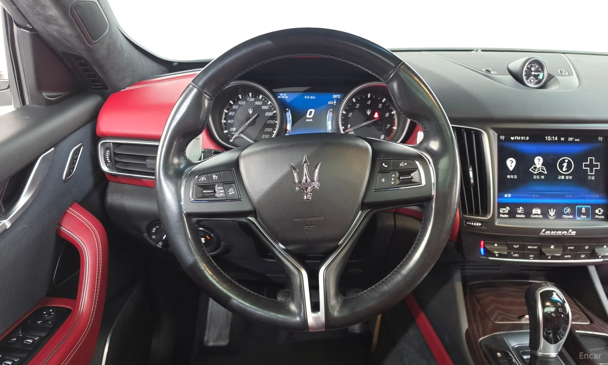 Maserati Levante превью 13