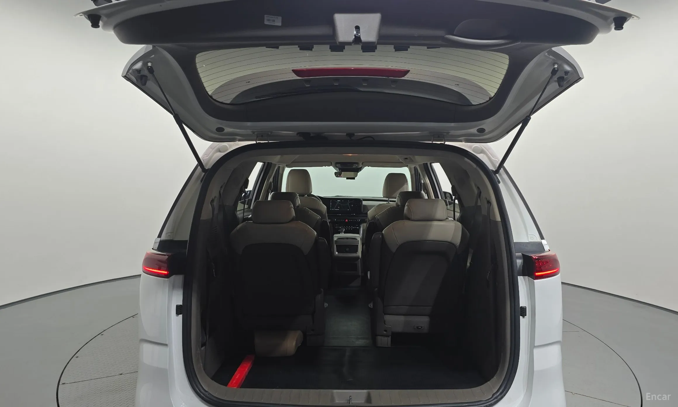 Kia Carnival Gen 4 превью 18