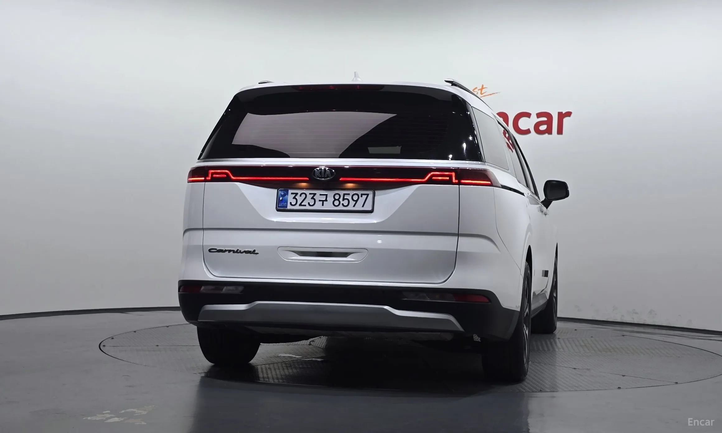 Kia Carnival Gen 4 превью 4