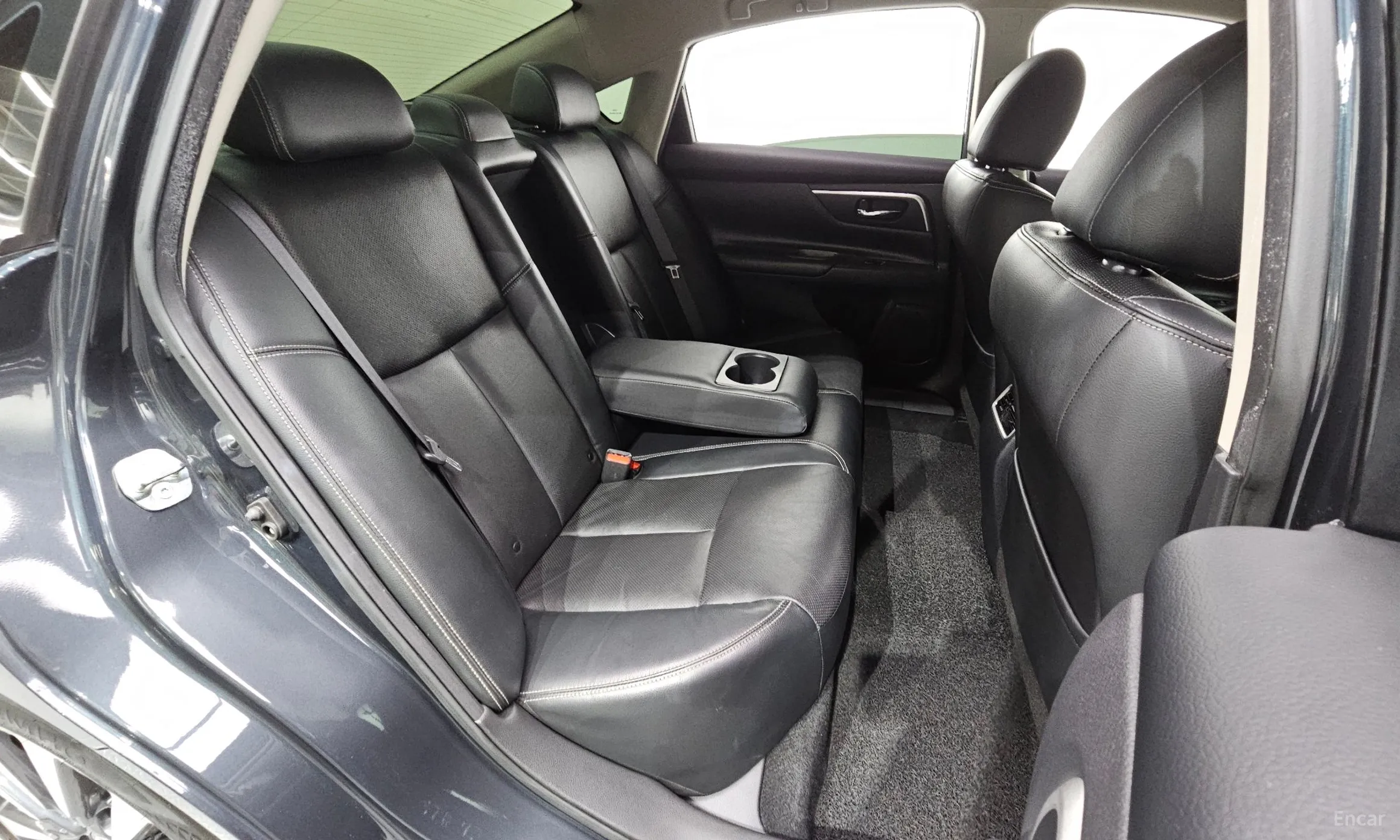 Nissan Altima превью 11