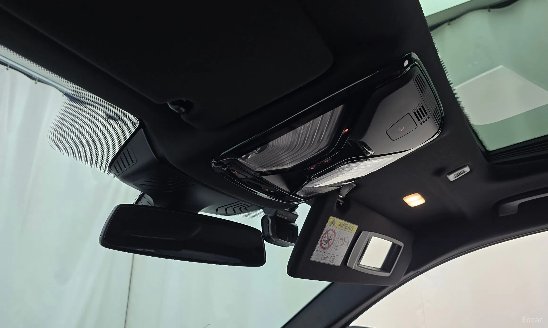 BMW 5 Series (G30) превью 20