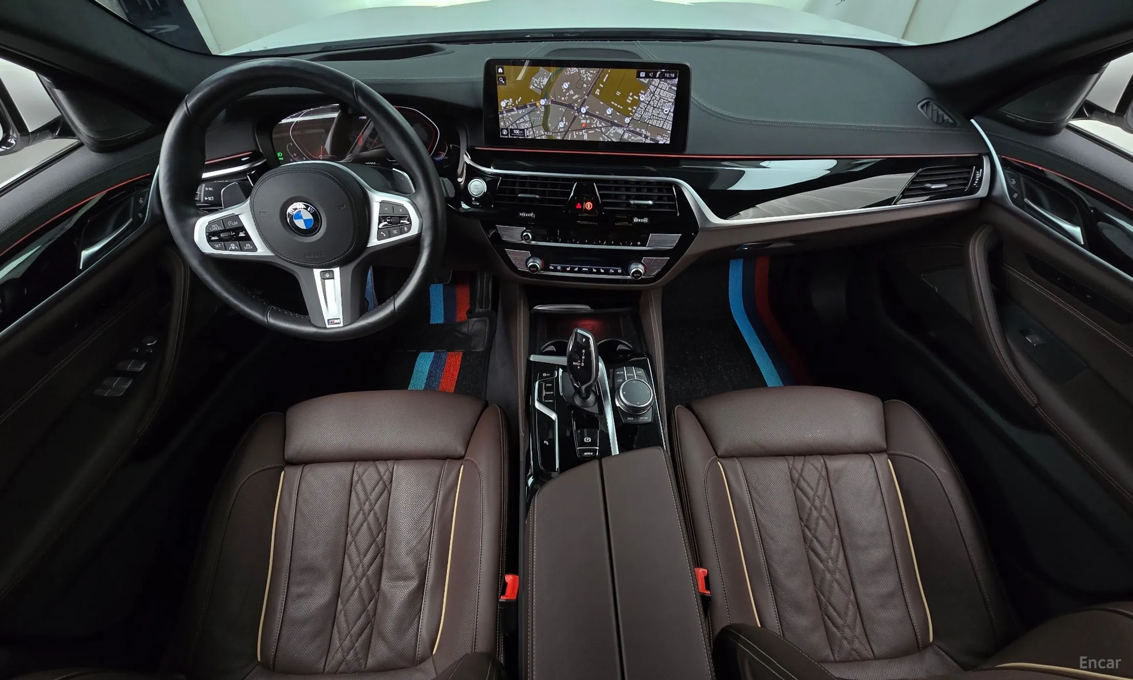 BMW 5 Series (G30) превью 7