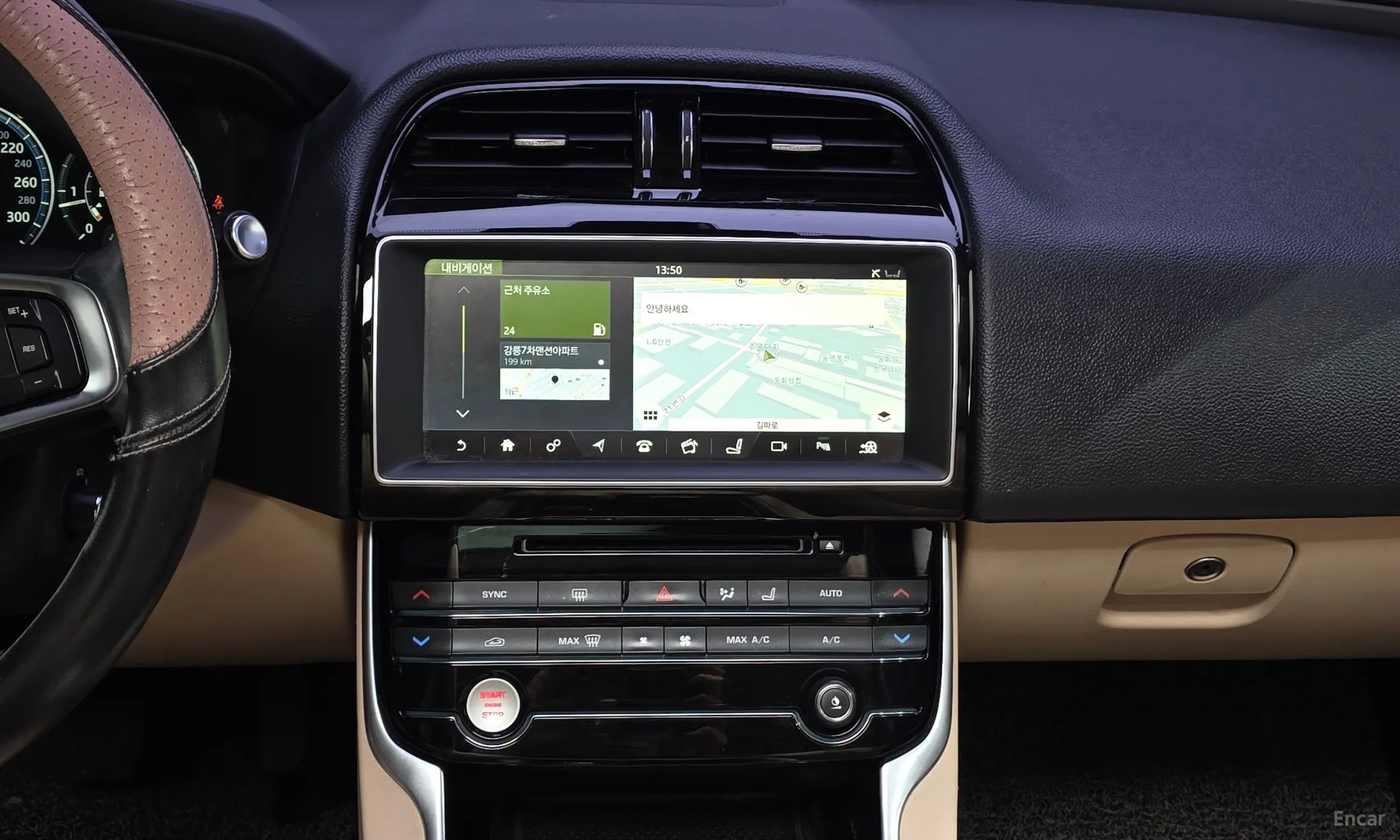 Jaguar XE превью 14