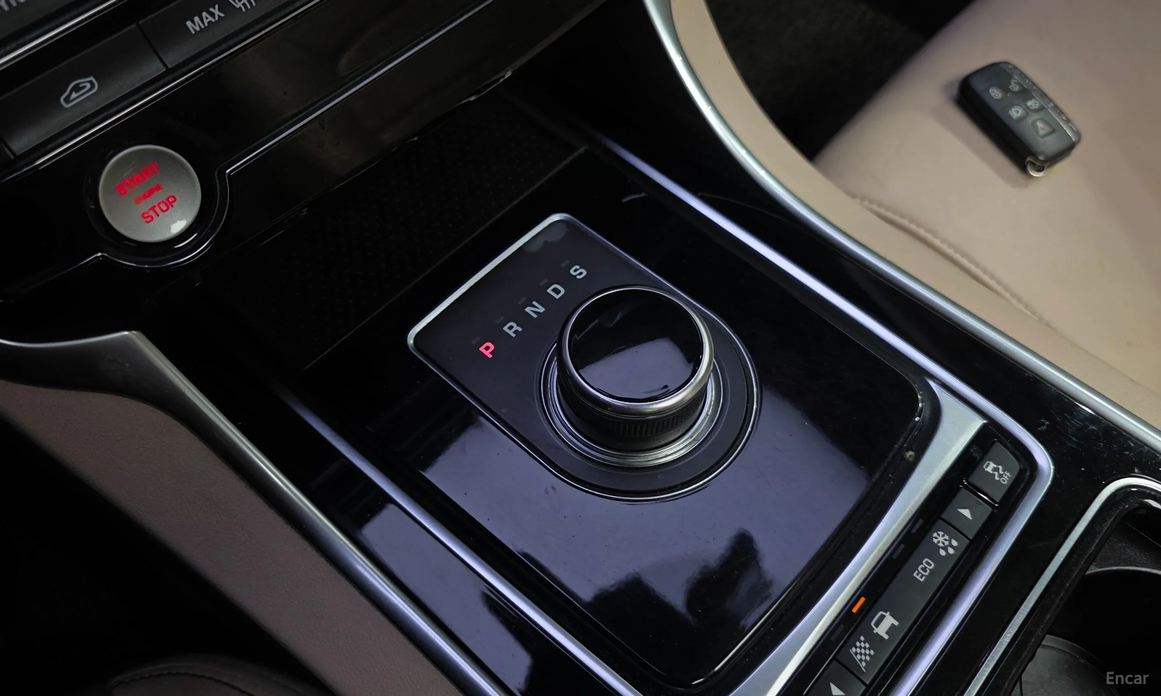 Jaguar XE превью 9