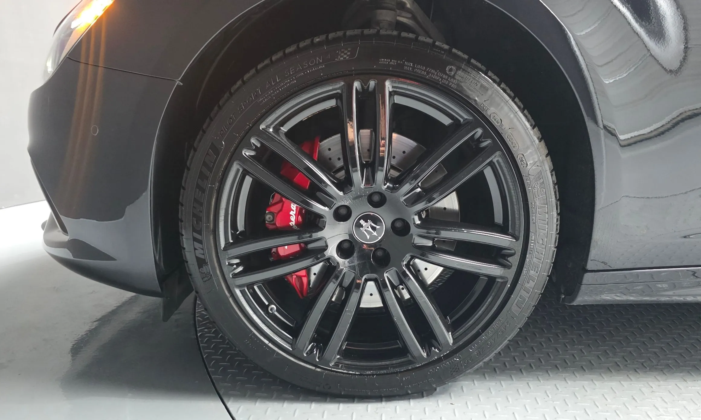 Maserati Ghibli превью 5