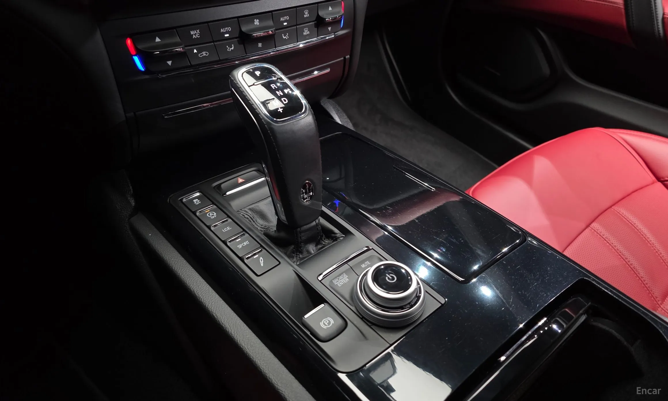 Maserati Ghibli превью 9