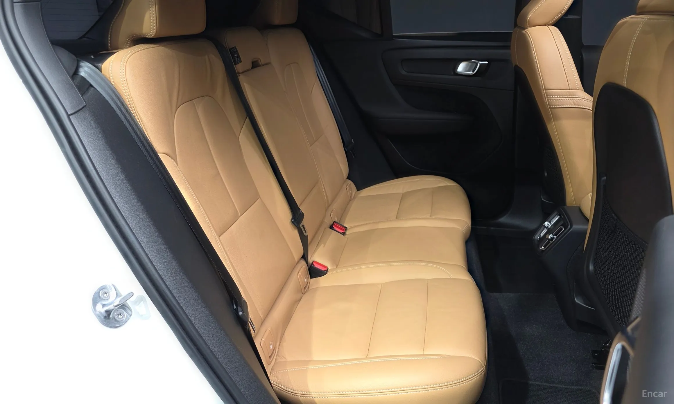 Volvo XC40 превью 12