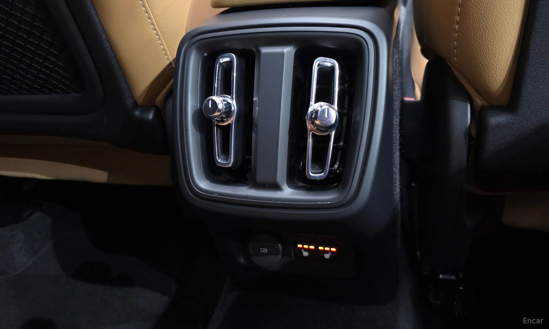 Volvo XC40 превью 18