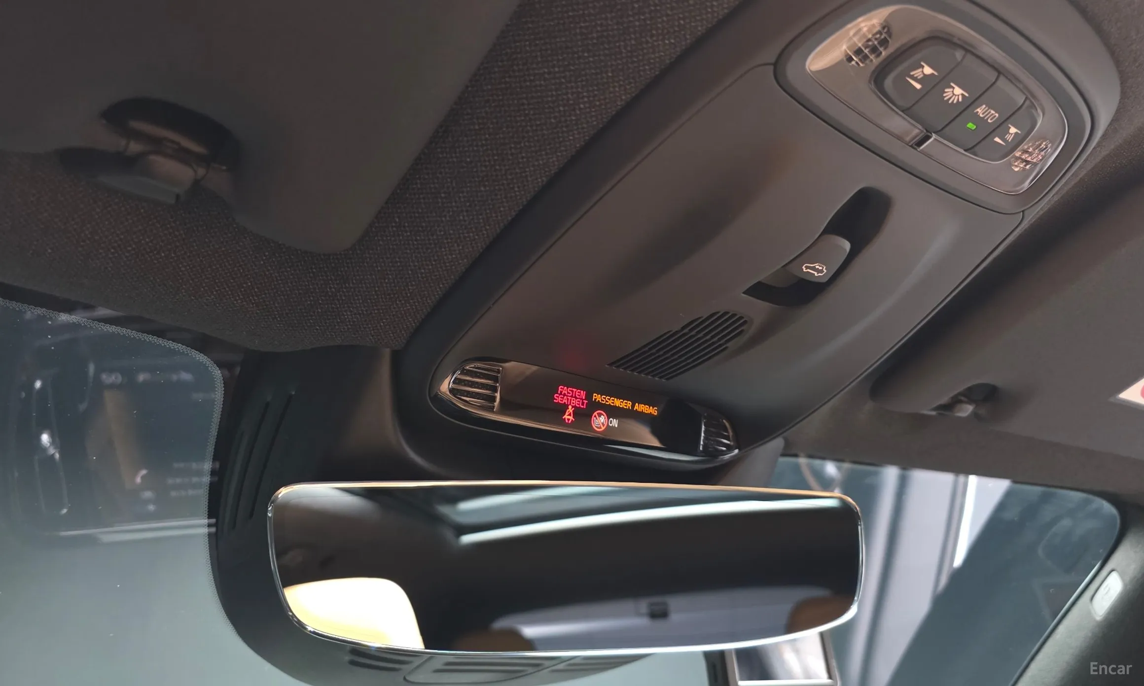 Volvo XC40 превью 19