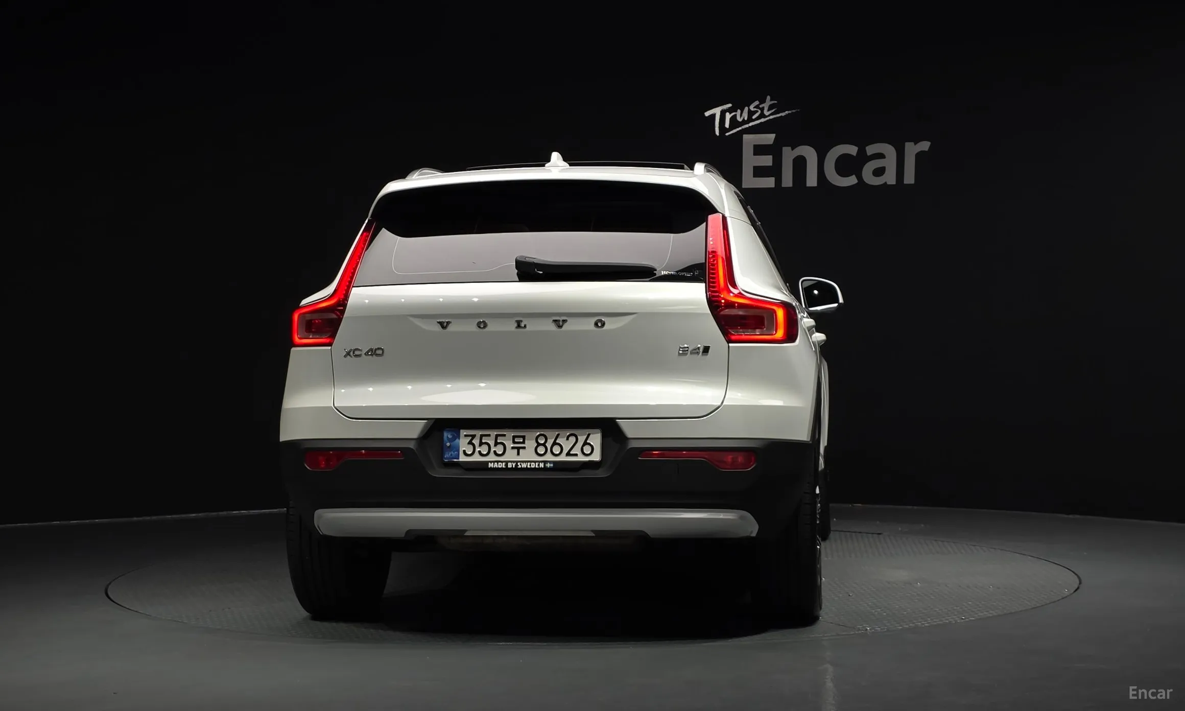 Volvo XC40 превью 4