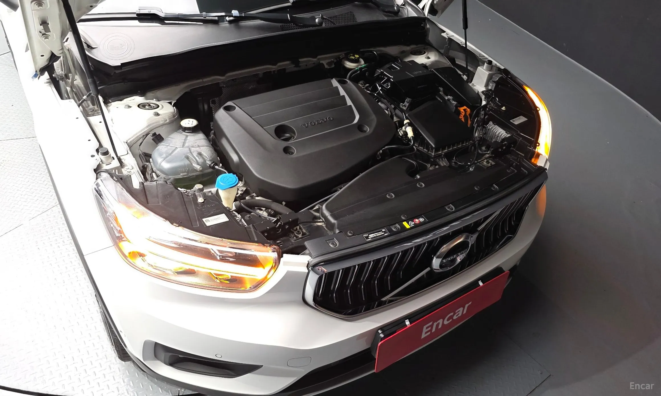 Volvo XC40 превью 6