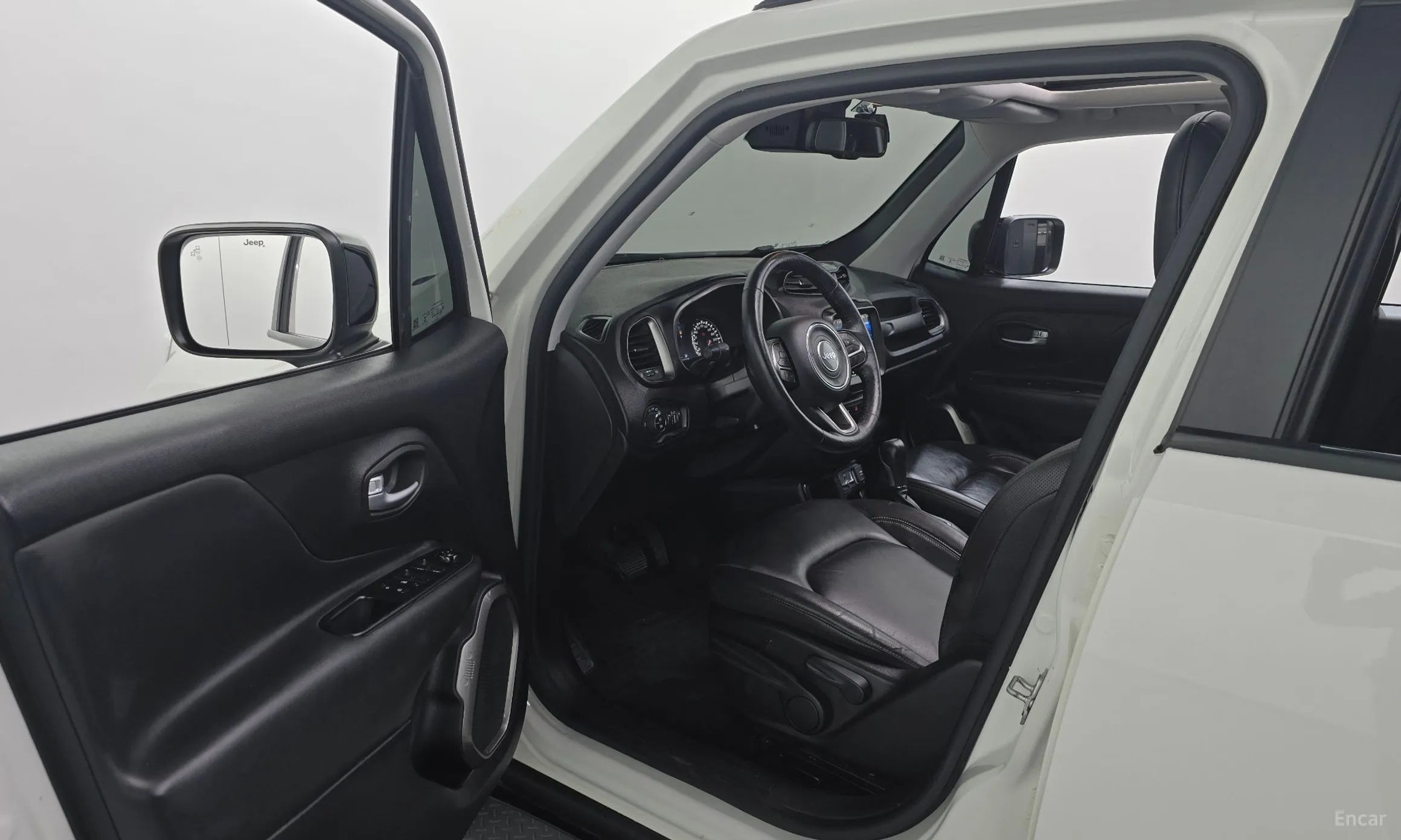 Jeep Renegade превью 10
