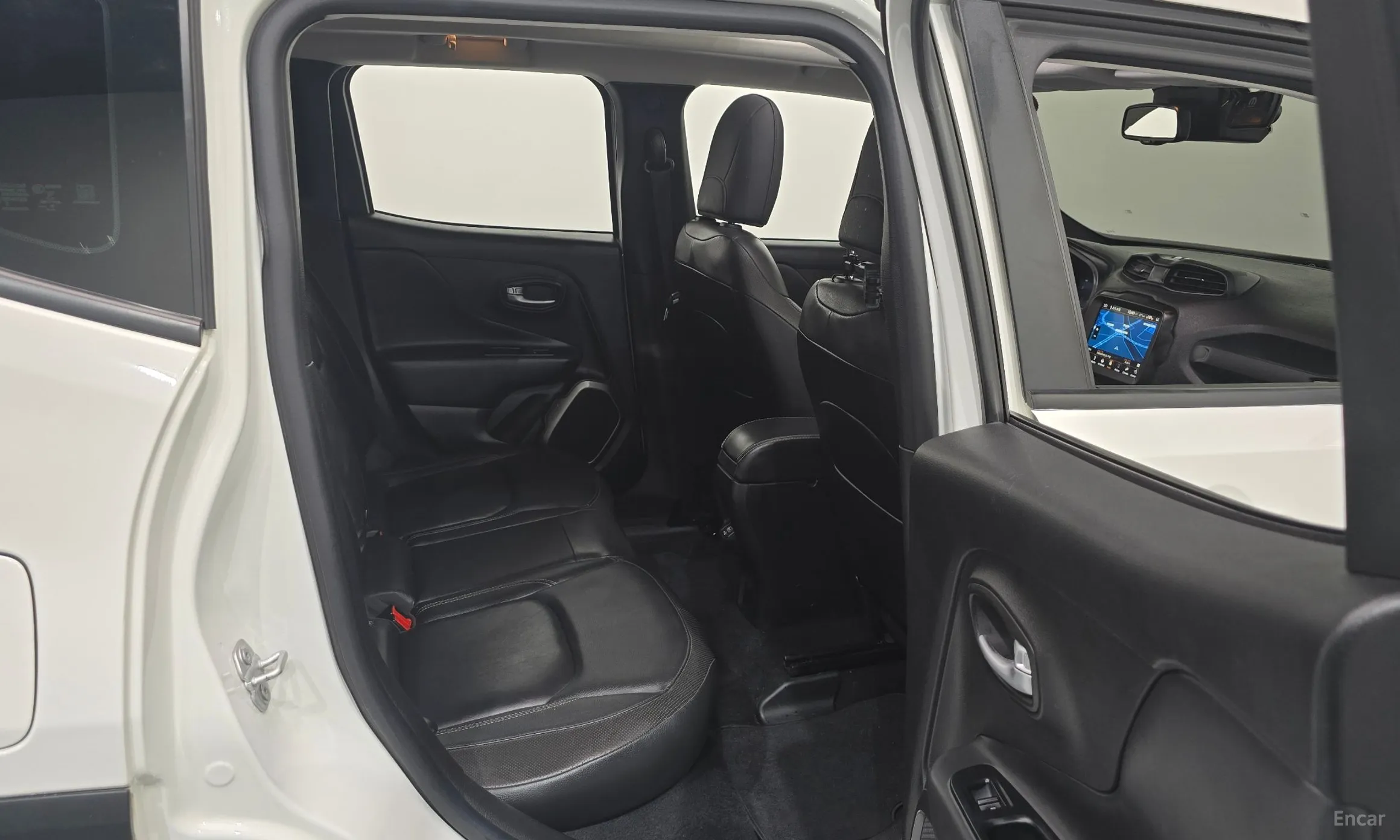 Jeep Renegade превью 11