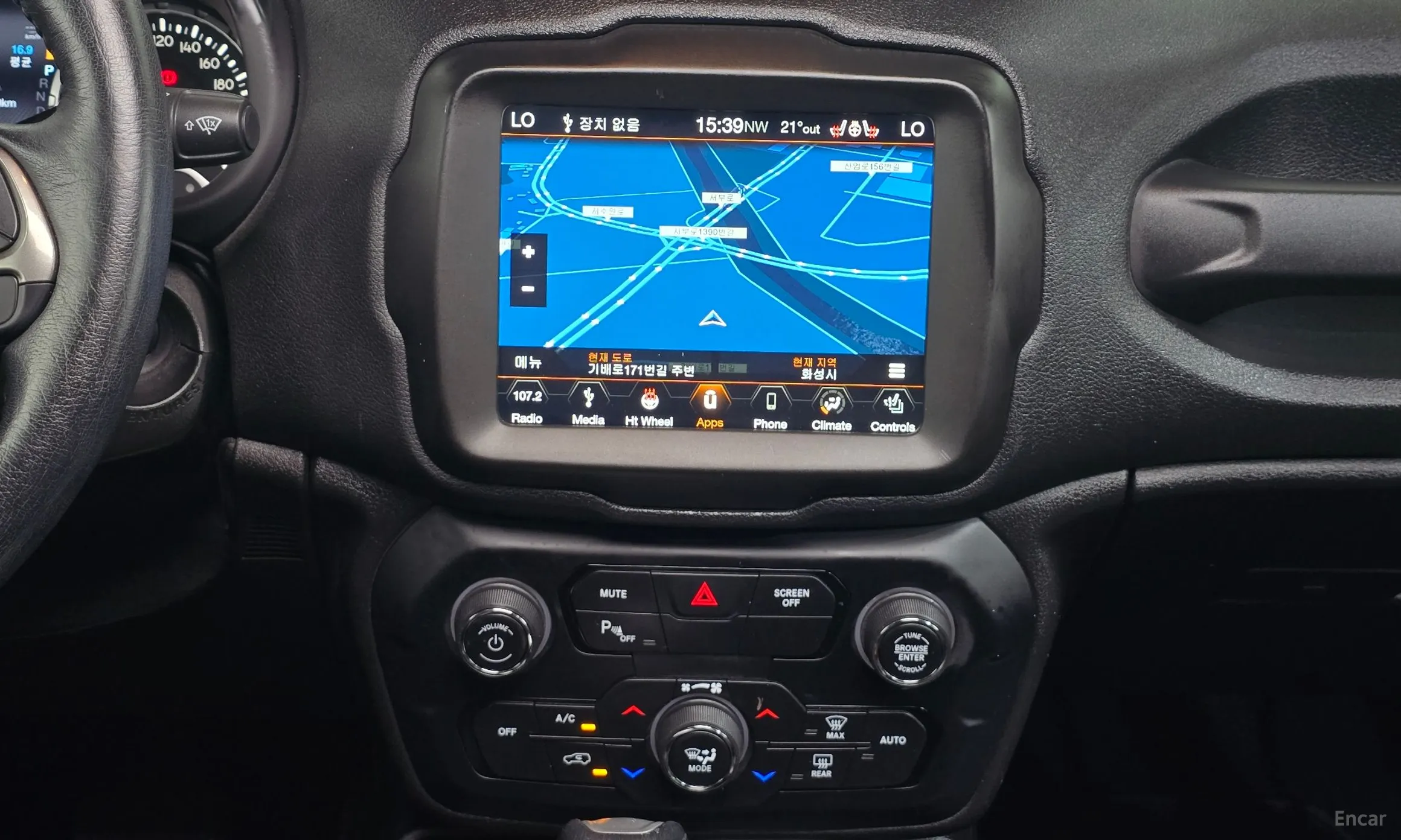 Jeep Renegade превью 15